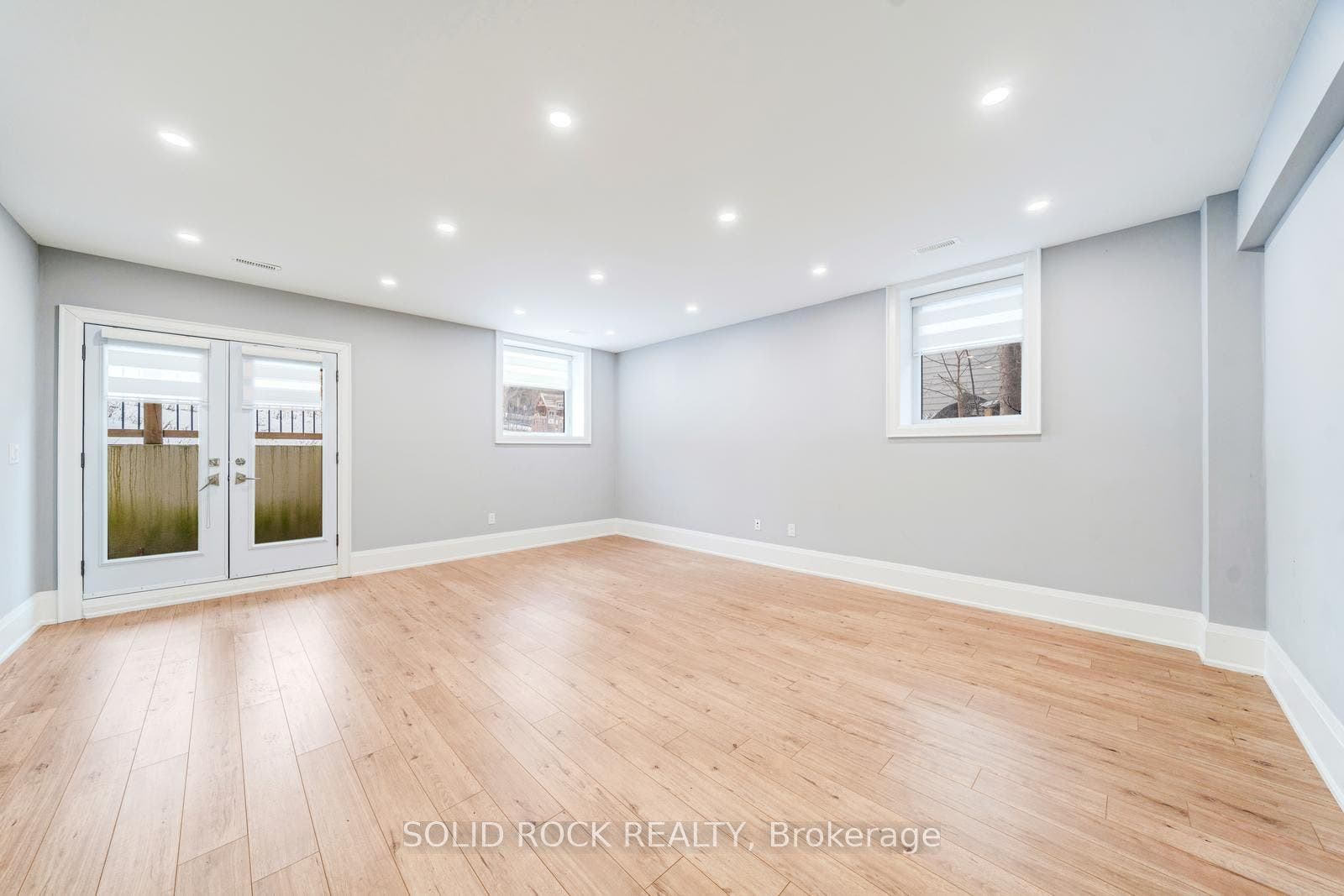 367 Penn Avenue, Newmarket, York ON L3Y 2S7
