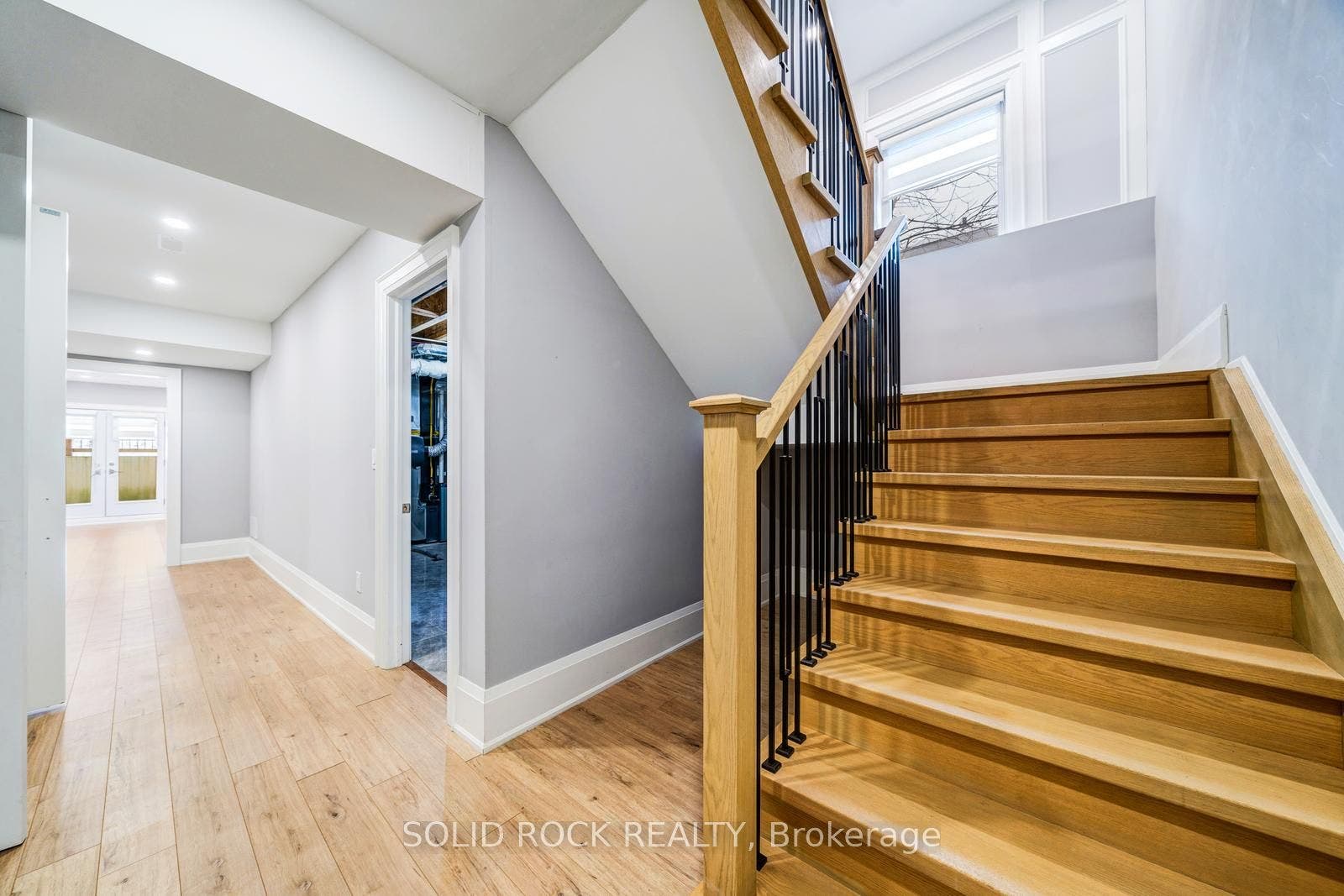 367 Penn Avenue, Newmarket, York ON L3Y 2S7