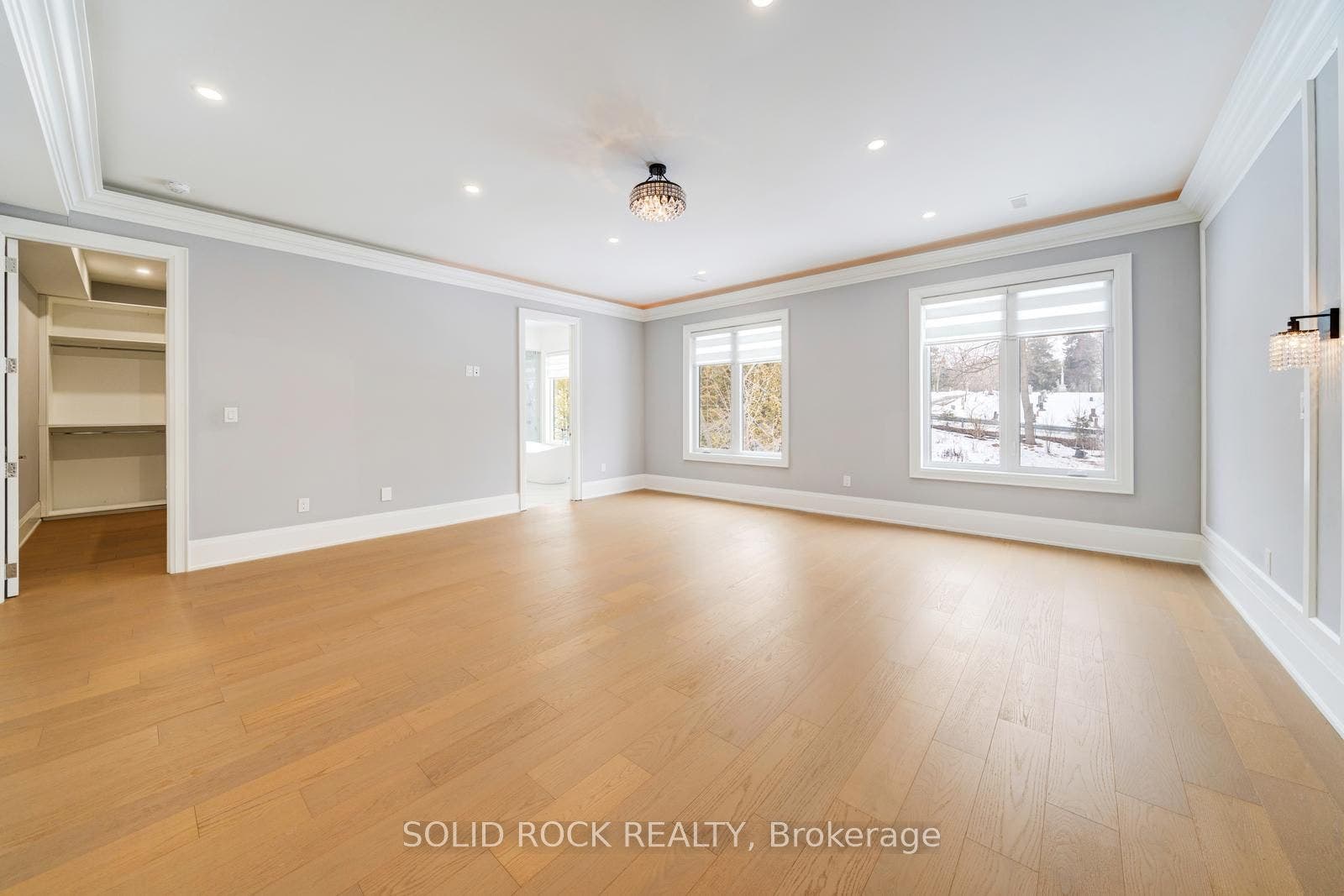 367 Penn Avenue, Newmarket, York ON L3Y 2S7
