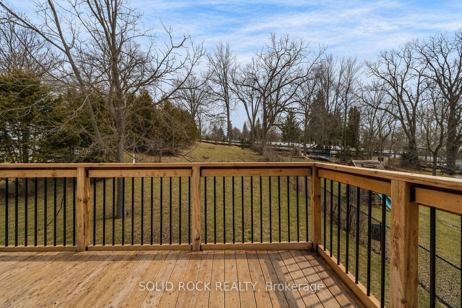 367 Penn Avenue, Newmarket, York ON L3Y 2S7