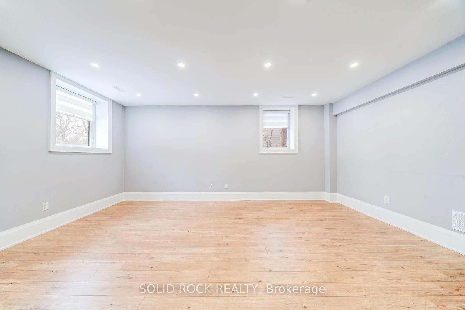 367 Penn Avenue, Newmarket, York ON L3Y 2S7