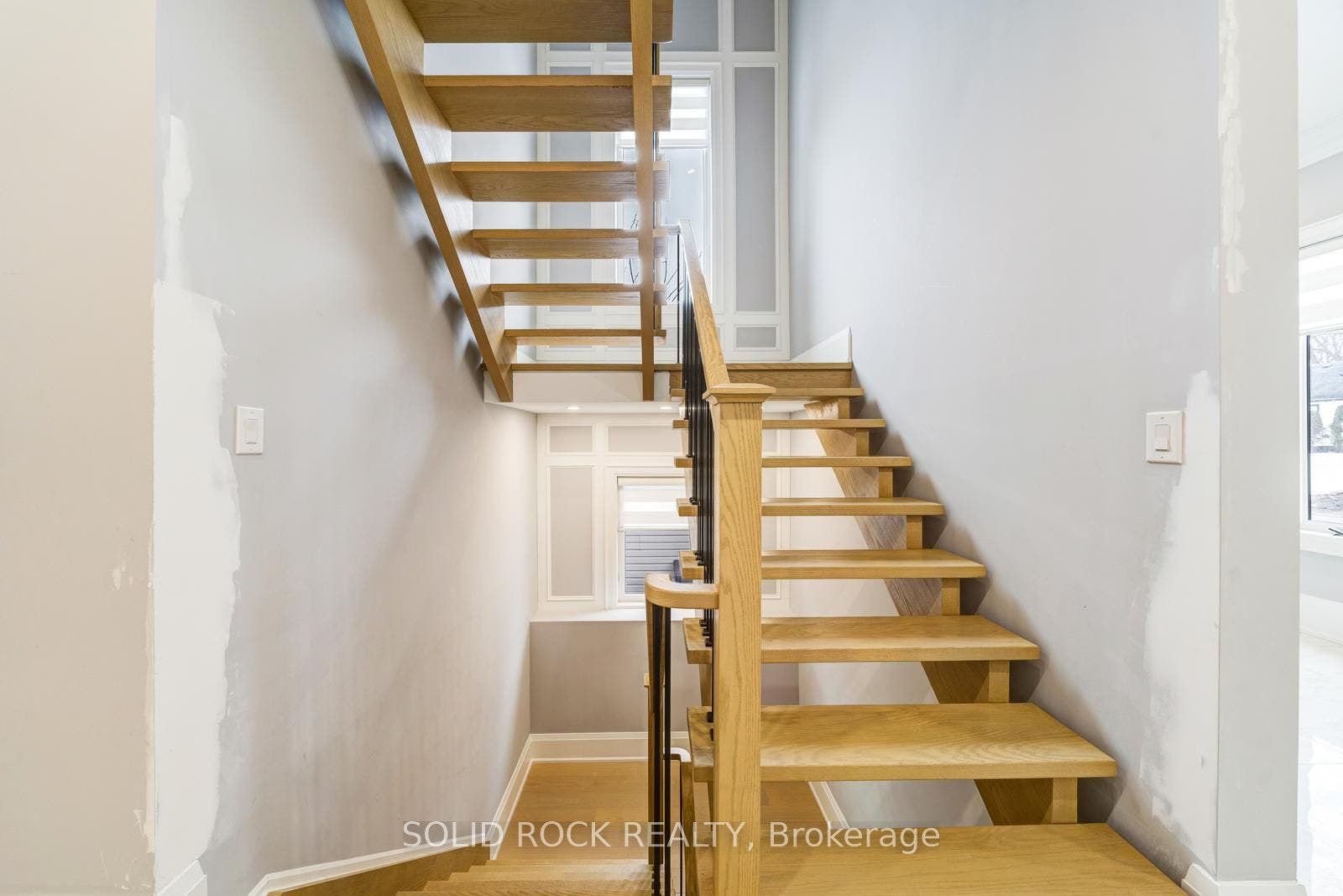 367 Penn Avenue, Newmarket, York ON L3Y 2S7
