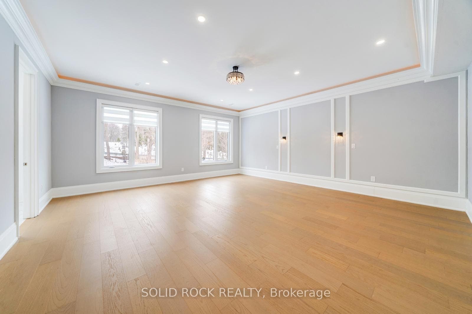 367 Penn Avenue, Newmarket, York ON L3Y 2S7