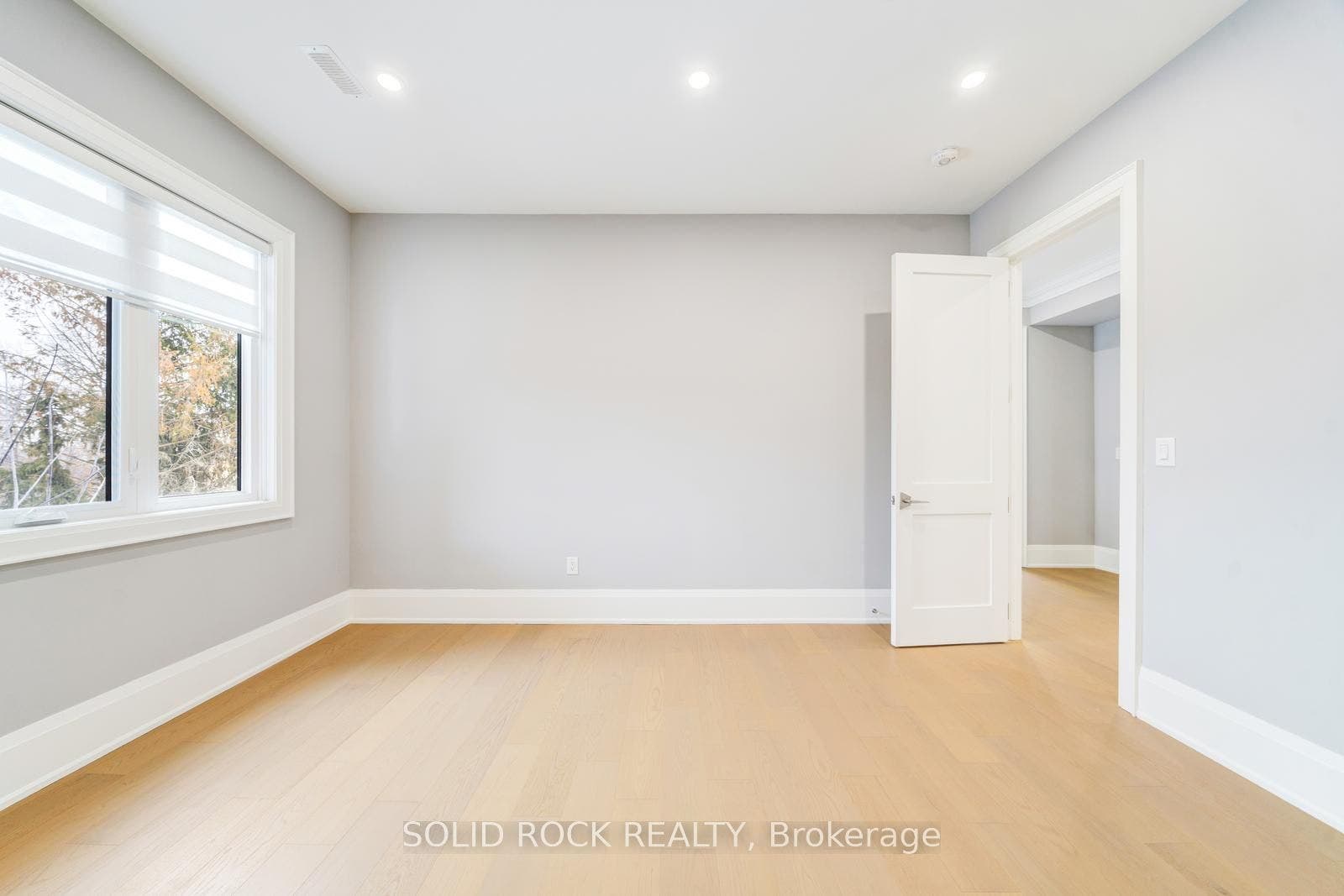 367 Penn Avenue, Newmarket, York ON L3Y 2S7