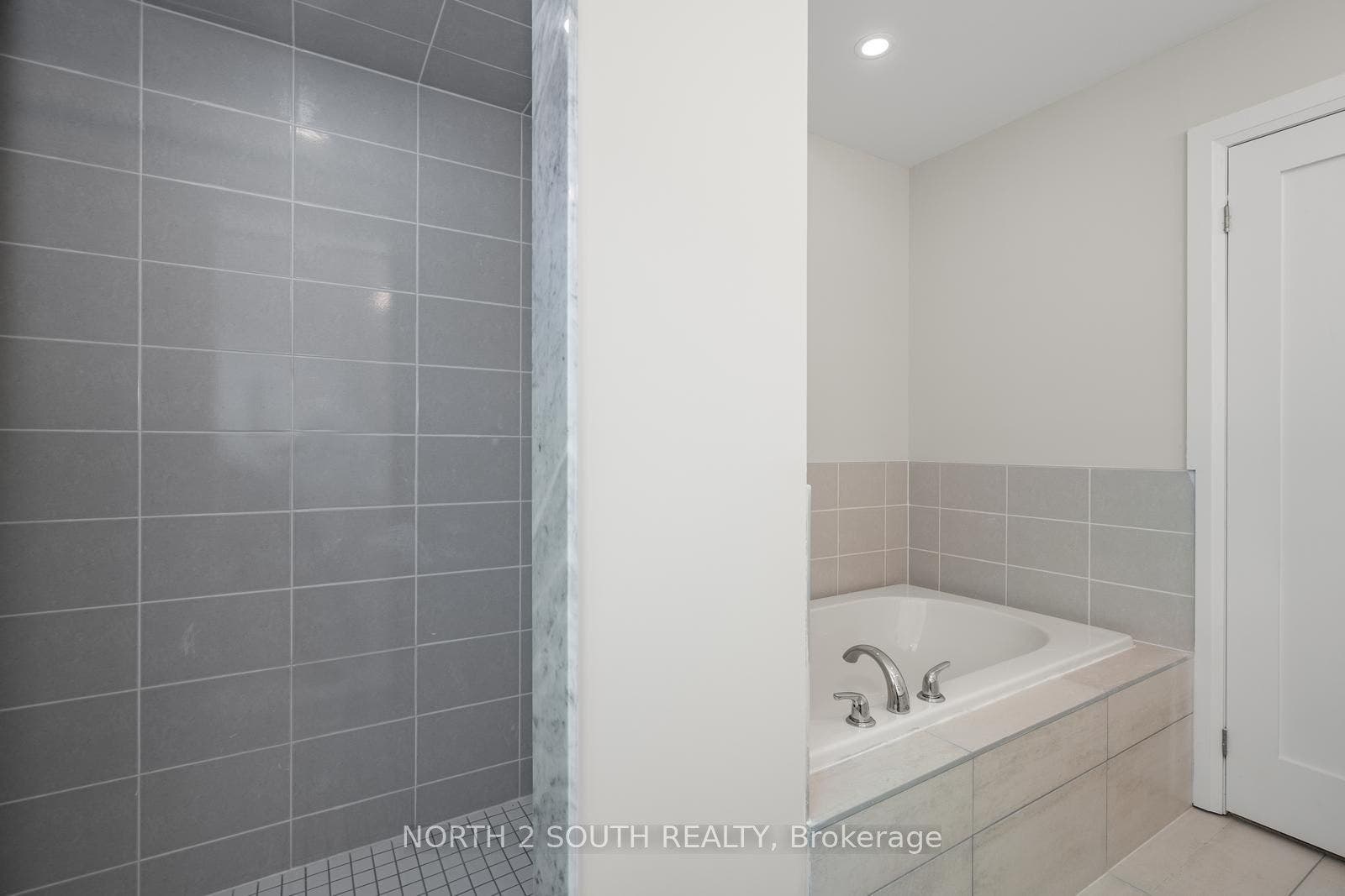 79 VIRRO Court, Vaughan, York ON L4H 5G5 79 VIRRO Court, Vaughan, York ON L4H 5G5