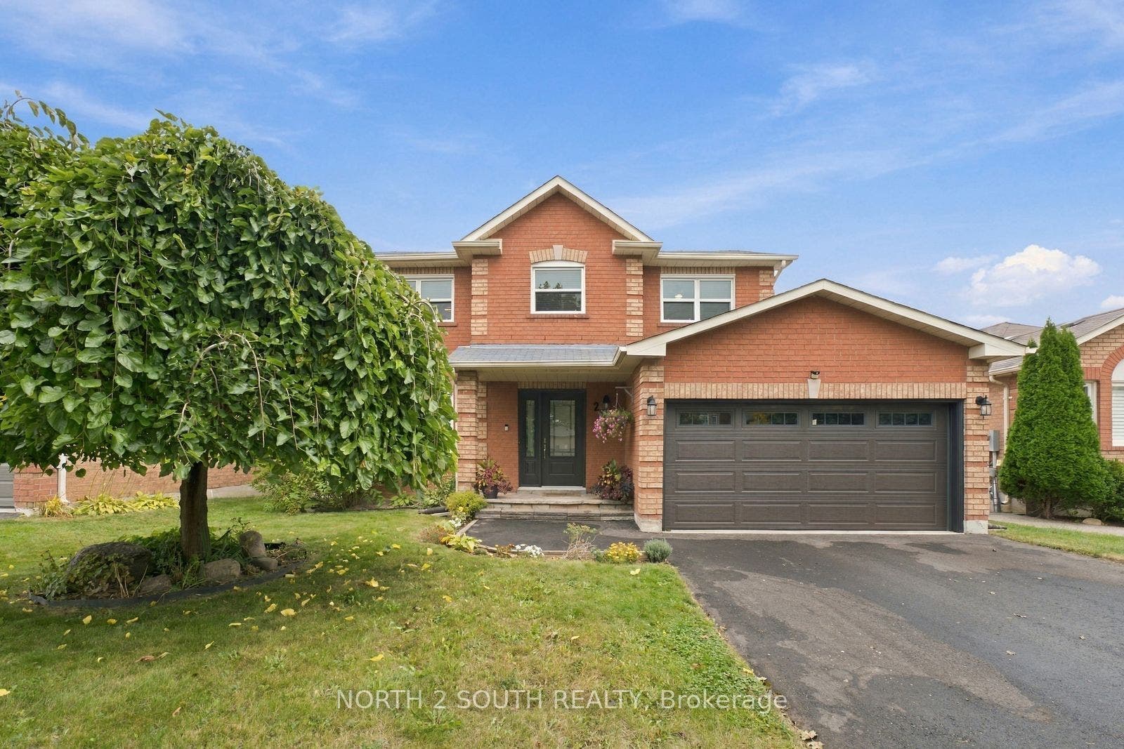 213 Melbourne Drive, Bradford West Gwillimbury, Simcoe ON L3Z 2Y8 213 Melbourne Drive, Bradford West Gwillimbury, Simcoe ON L3Z 2Y8