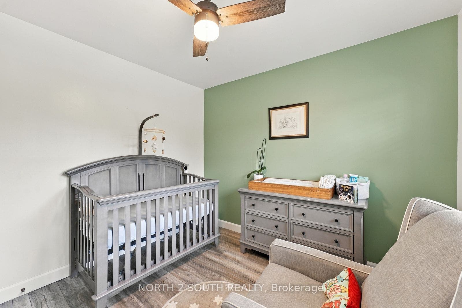 213 Melbourne Drive, Bradford West Gwillimbury, Simcoe ON L3Z 2Y8 213 Melbourne Drive, Bradford West Gwillimbury, Simcoe ON L3Z 2Y8
