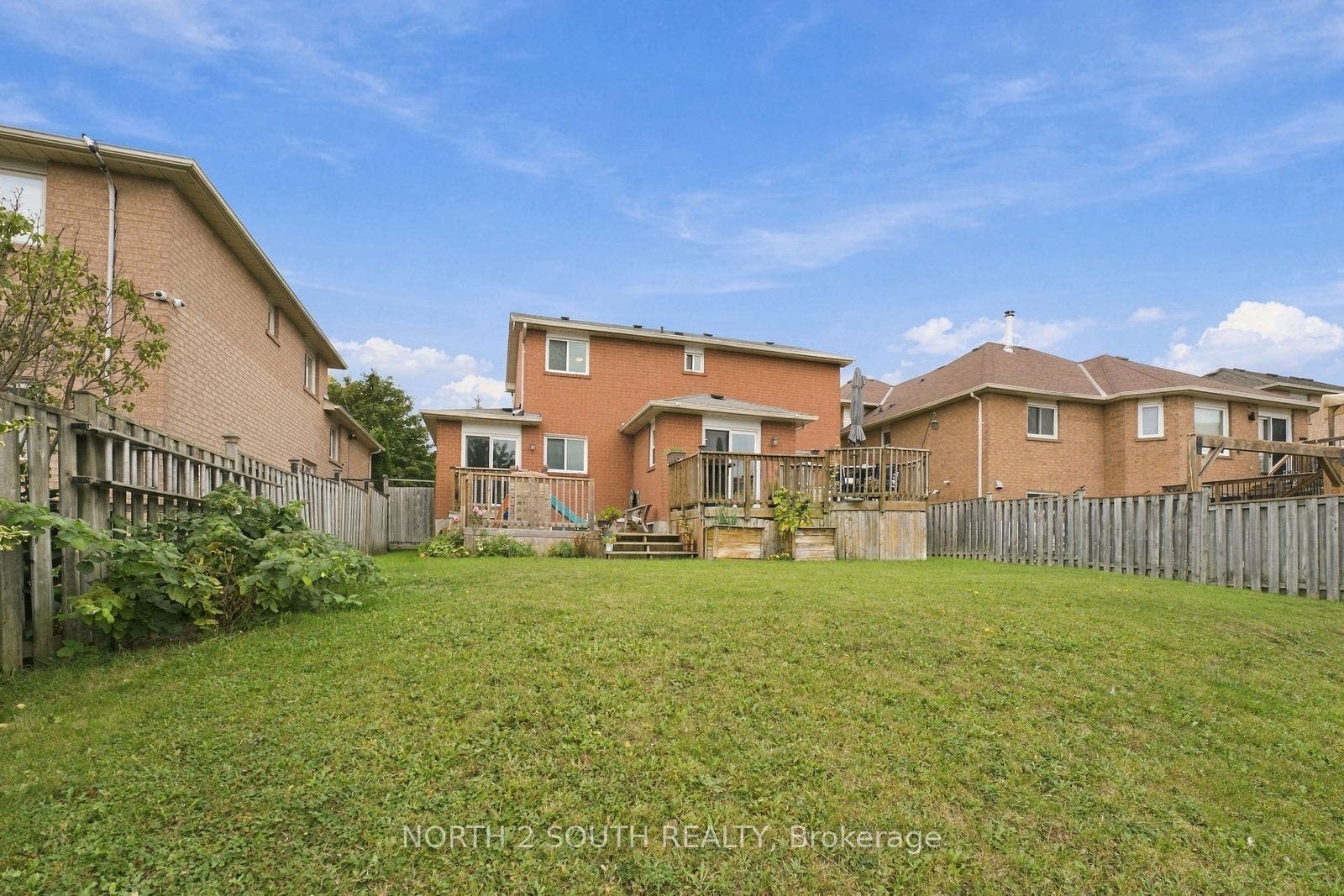 213 Melbourne Drive, Bradford West Gwillimbury, Simcoe ON L3Z 2Y8 213 Melbourne Drive, Bradford West Gwillimbury, Simcoe ON L3Z 2Y8