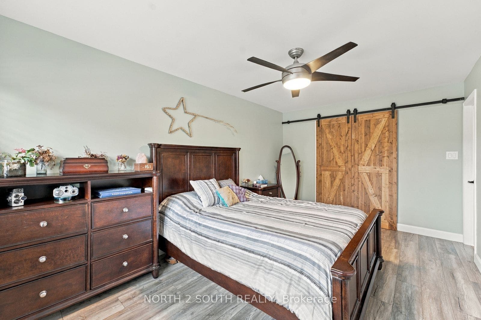 213 Melbourne Drive, Bradford West Gwillimbury, Simcoe ON L3Z 2Y8 213 Melbourne Drive, Bradford West Gwillimbury, Simcoe ON L3Z 2Y8