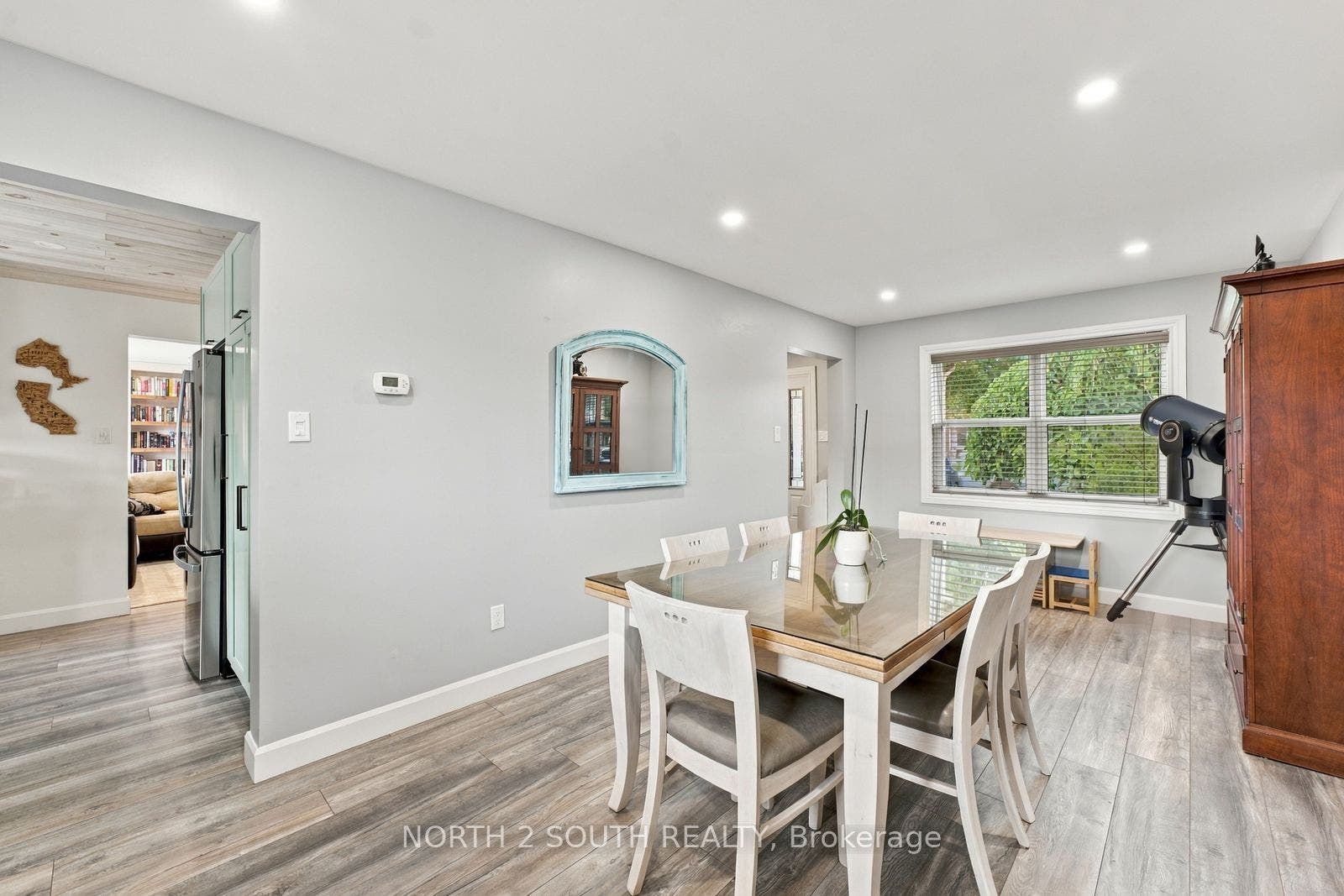213 Melbourne Drive, Bradford West Gwillimbury, Simcoe ON L3Z 2Y8 213 Melbourne Drive, Bradford West Gwillimbury, Simcoe ON L3Z 2Y8