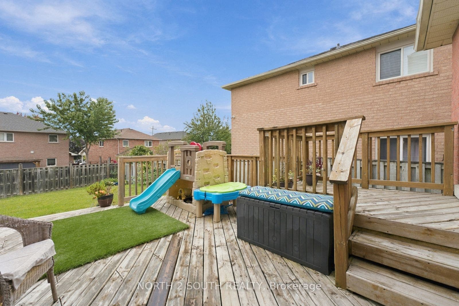 213 Melbourne Drive, Bradford West Gwillimbury, Simcoe ON L3Z 2Y8 213 Melbourne Drive, Bradford West Gwillimbury, Simcoe ON L3Z 2Y8