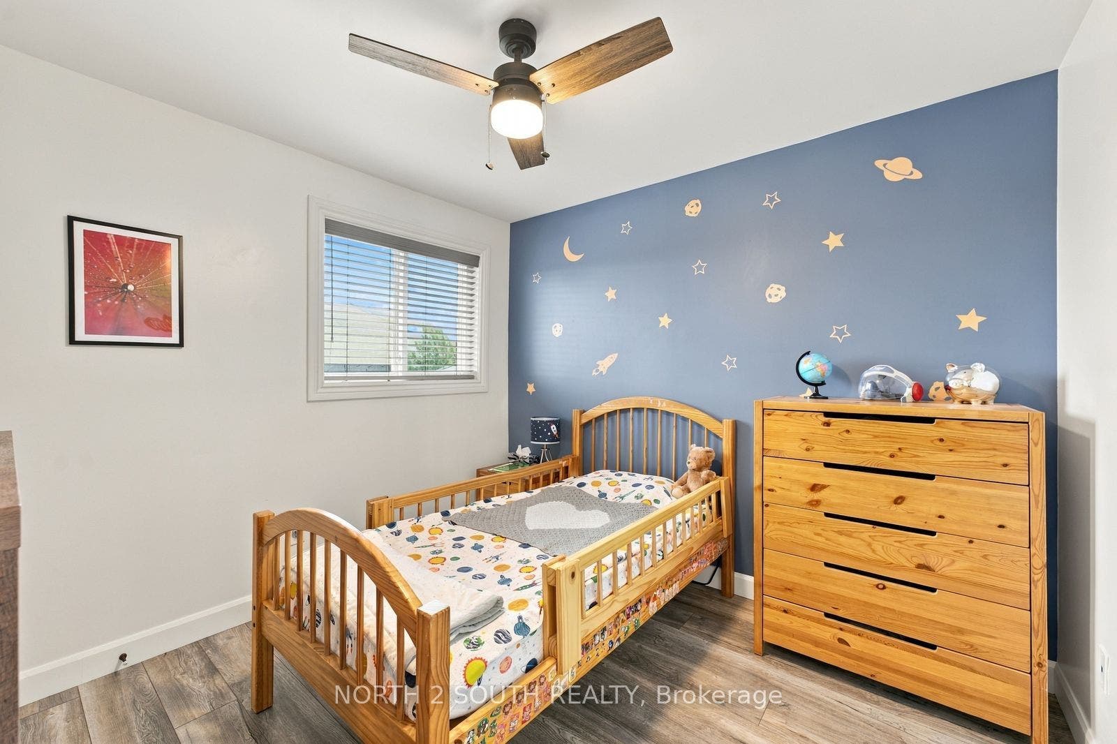 213 Melbourne Drive, Bradford West Gwillimbury, Simcoe ON L3Z 2Y8 213 Melbourne Drive, Bradford West Gwillimbury, Simcoe ON L3Z 2Y8