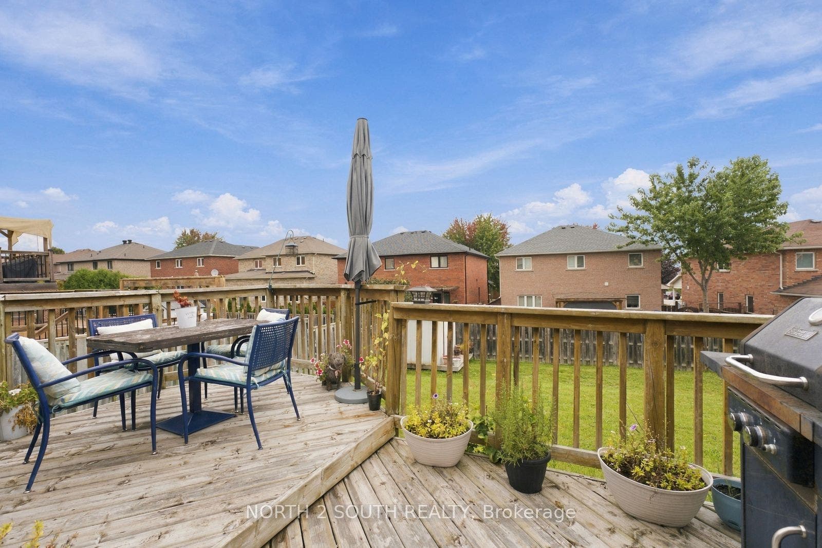 213 Melbourne Drive, Bradford West Gwillimbury, Simcoe ON L3Z 2Y8 213 Melbourne Drive, Bradford West Gwillimbury, Simcoe ON L3Z 2Y8
