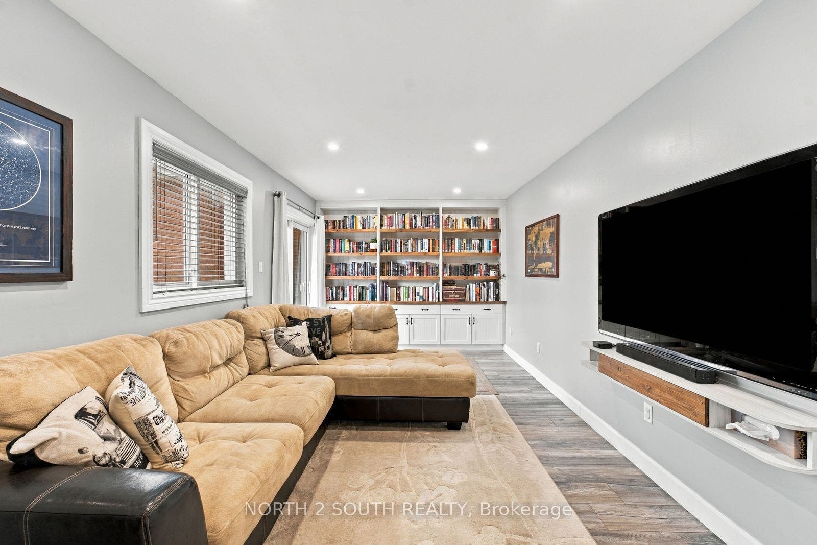 213 Melbourne Drive, Bradford West Gwillimbury, Simcoe ON L3Z 2Y8 213 Melbourne Drive, Bradford West Gwillimbury, Simcoe ON L3Z 2Y8