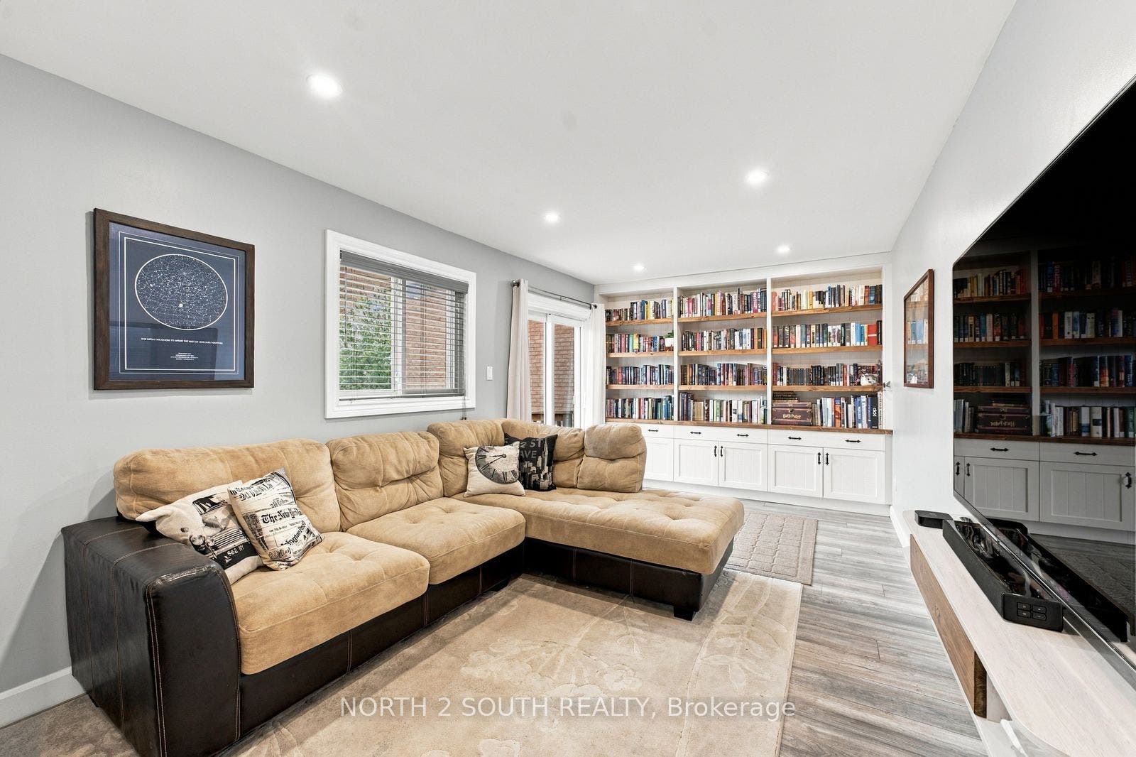 213 Melbourne Drive, Bradford West Gwillimbury, Simcoe ON L3Z 2Y8 213 Melbourne Drive, Bradford West Gwillimbury, Simcoe ON L3Z 2Y8