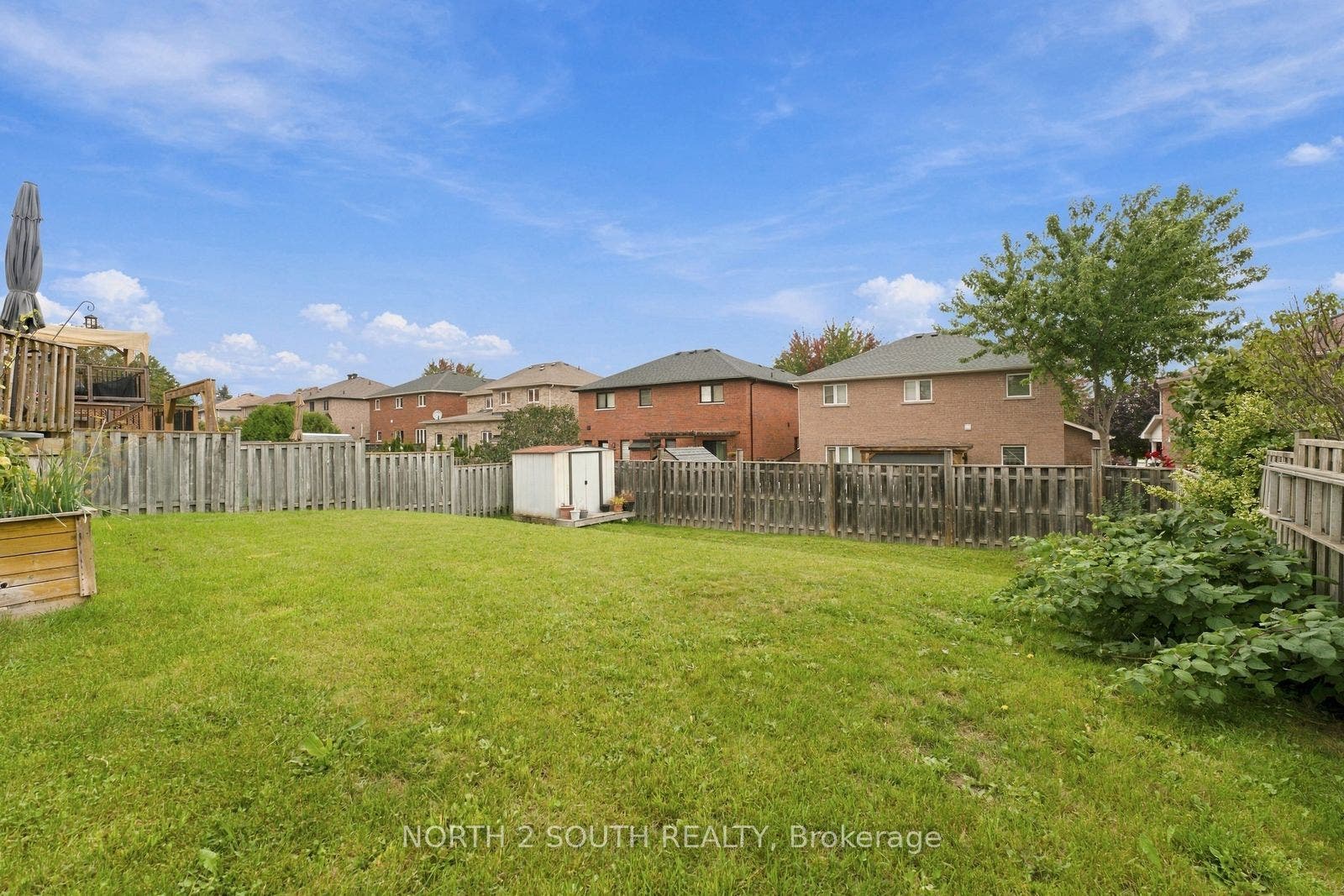213 Melbourne Drive, Bradford West Gwillimbury, Simcoe ON L3Z 2Y8 213 Melbourne Drive, Bradford West Gwillimbury, Simcoe ON L3Z 2Y8