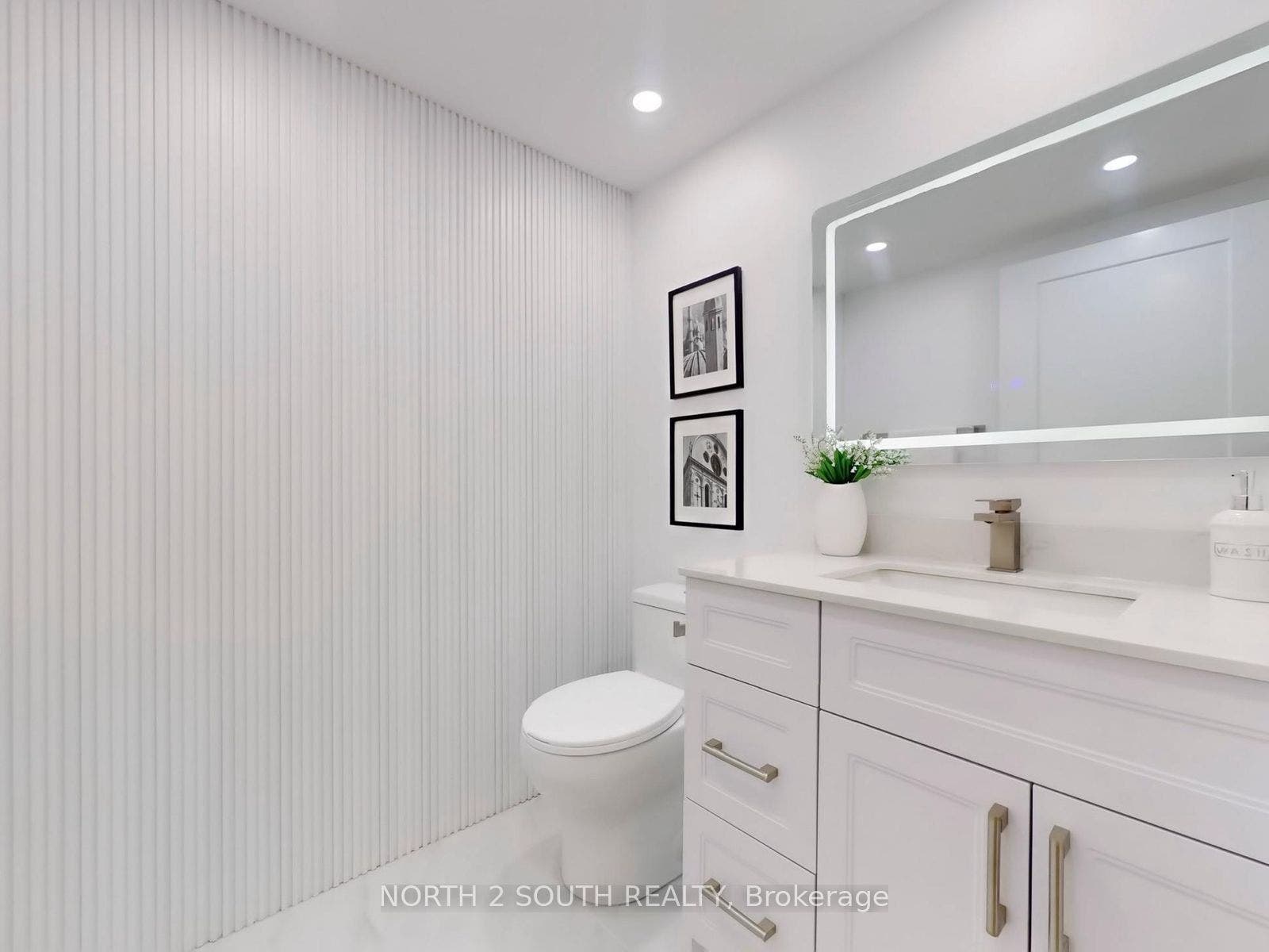 11 Townsgate Drive, #401, Vaughan, York ON L4J 8G4 11 Townsgate Drive, #401, Vaughan, York ON L4J 8G4