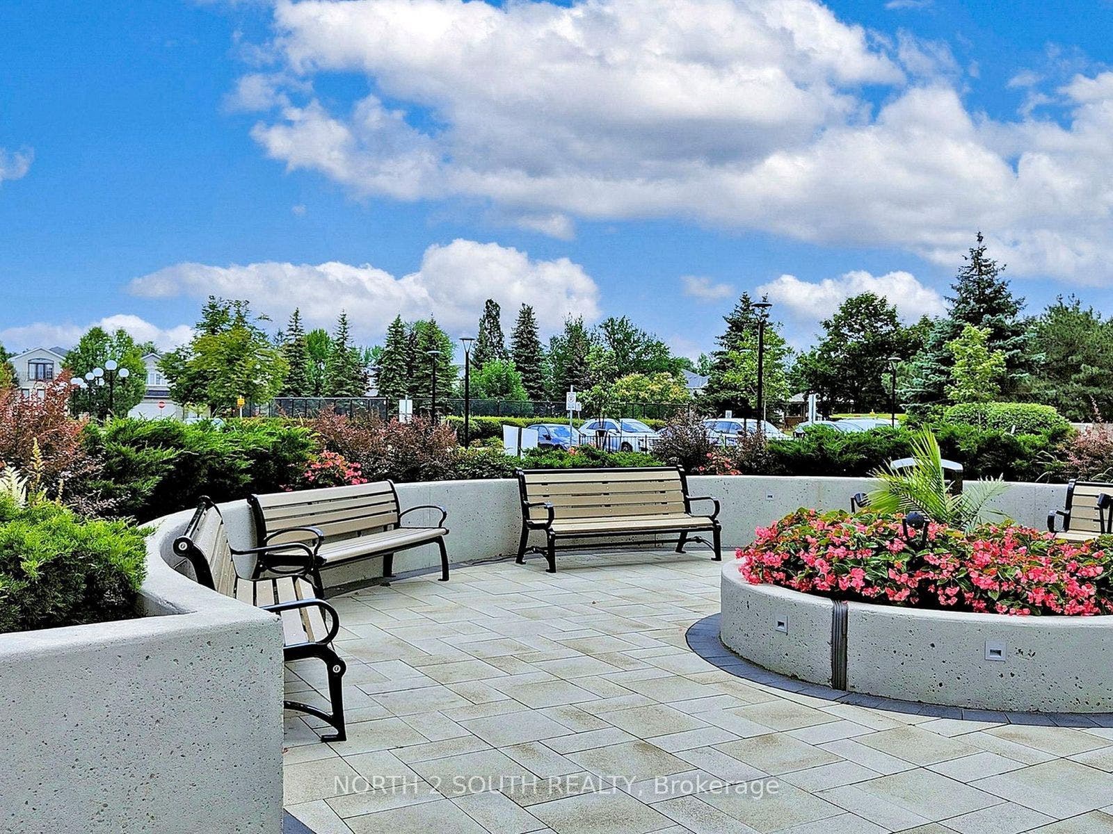 11 Townsgate Drive, #401, Vaughan, York ON L4J 8G4 11 Townsgate Drive, #401, Vaughan, York ON L4J 8G4