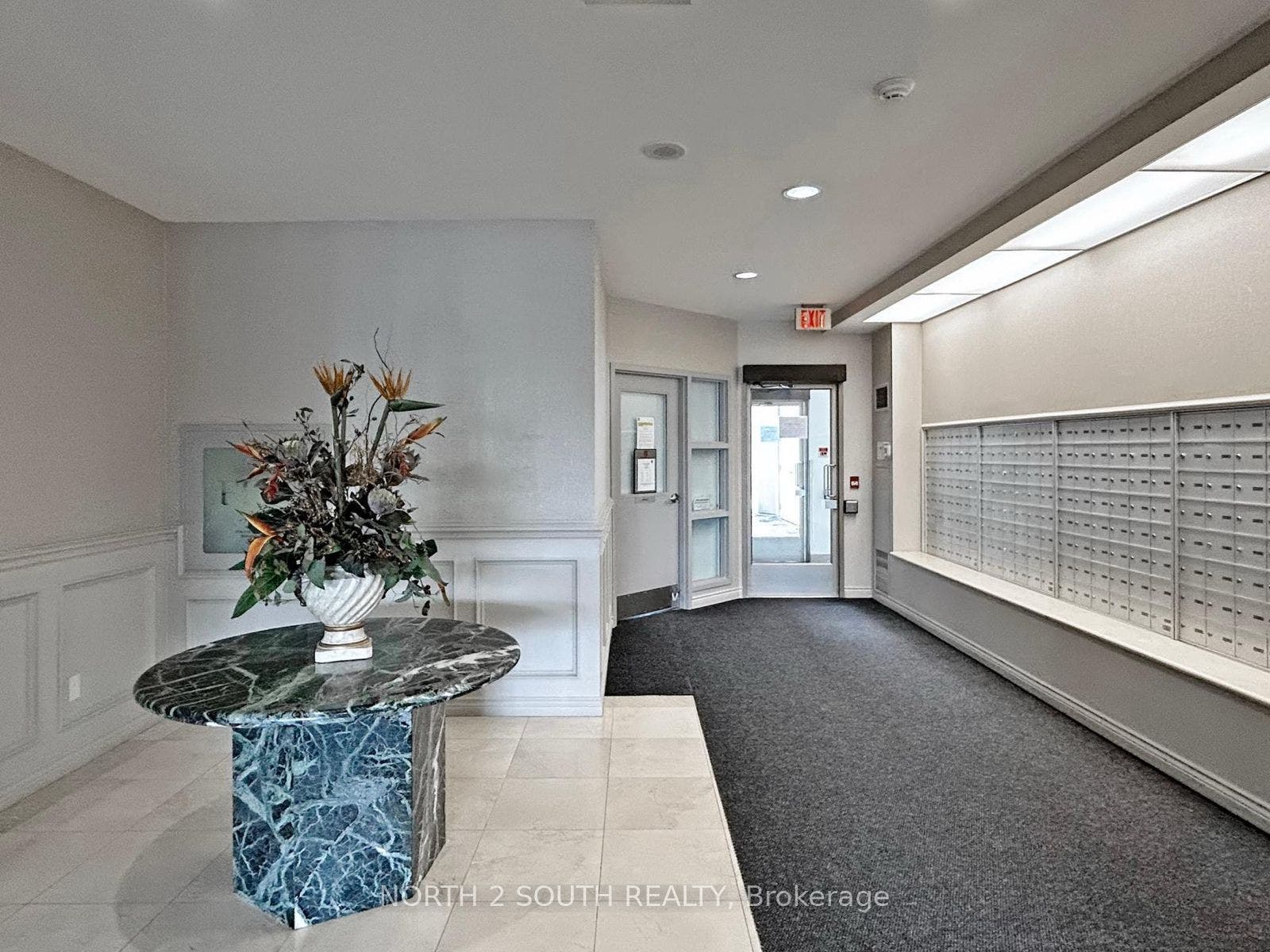 11 Townsgate Drive, #401, Vaughan, York ON L4J 8G4 11 Townsgate Drive, #401, Vaughan, York ON L4J 8G4