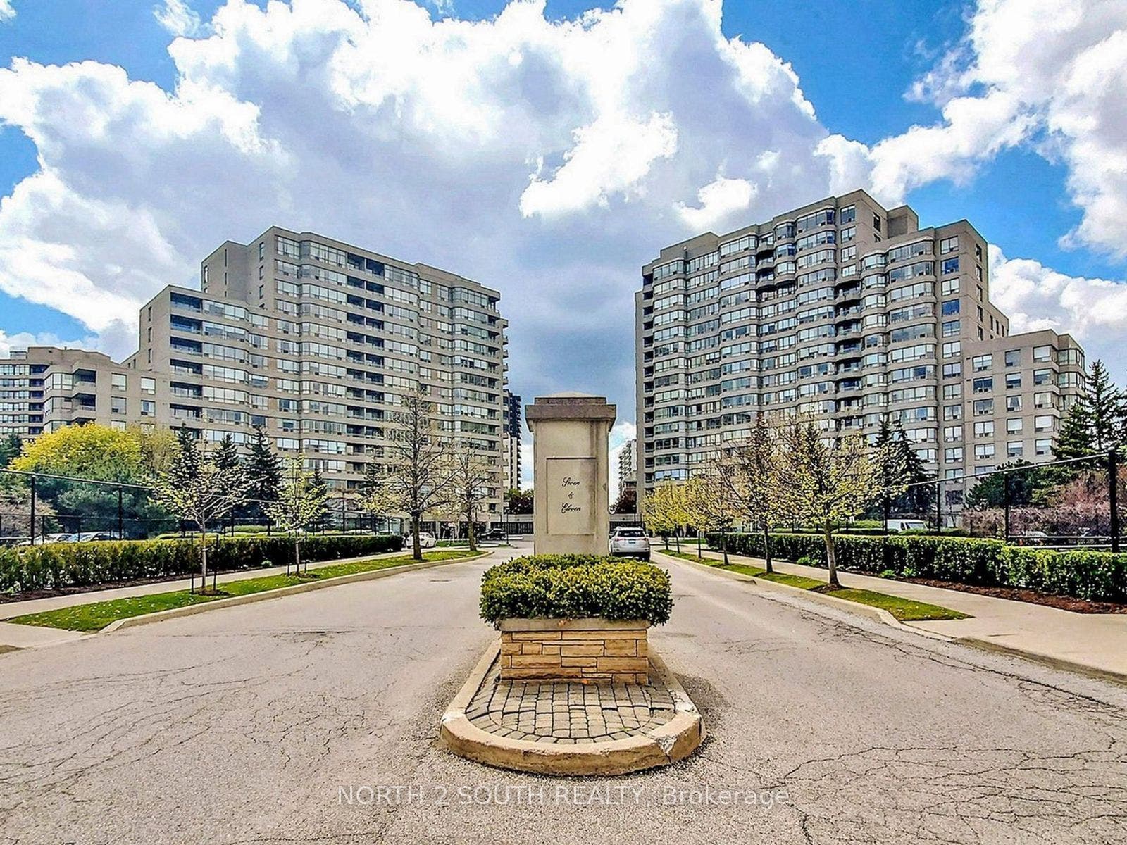 11 Townsgate Drive, #401, Vaughan, York ON L4J 8G4 11 Townsgate Drive, #401, Vaughan, York ON L4J 8G4