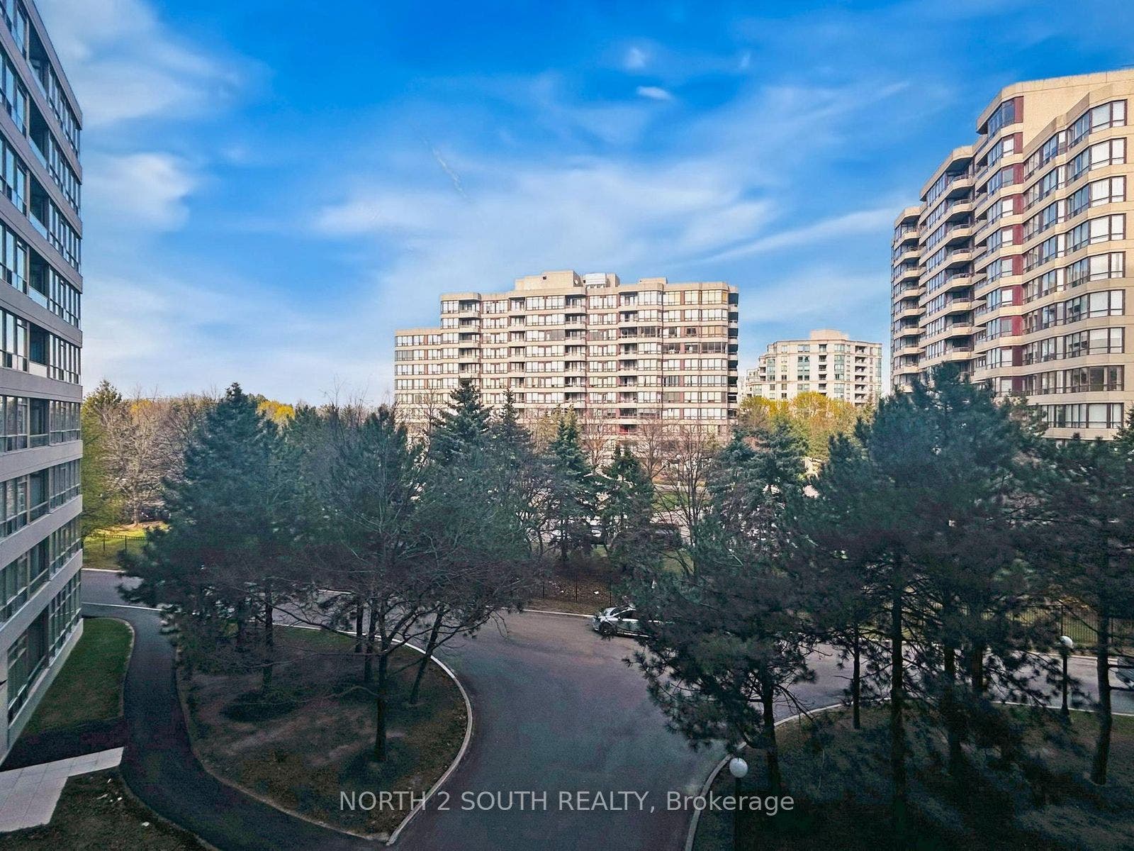 11 Townsgate Drive, #401, Vaughan, York ON L4J 8G4 11 Townsgate Drive, #401, Vaughan, York ON L4J 8G4
