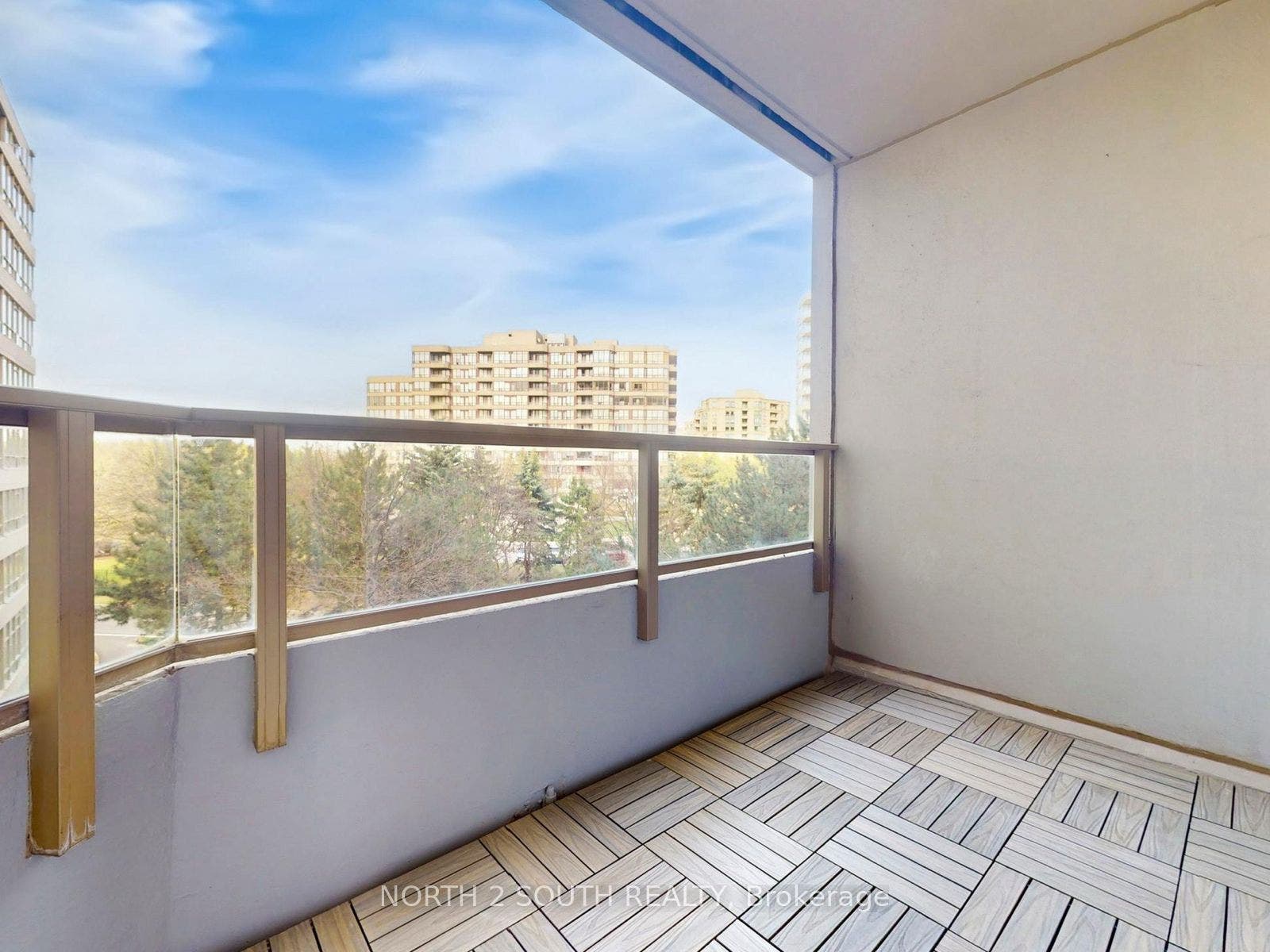 11 Townsgate Drive, #401, Vaughan, York ON L4J 8G4 11 Townsgate Drive, #401, Vaughan, York ON L4J 8G4