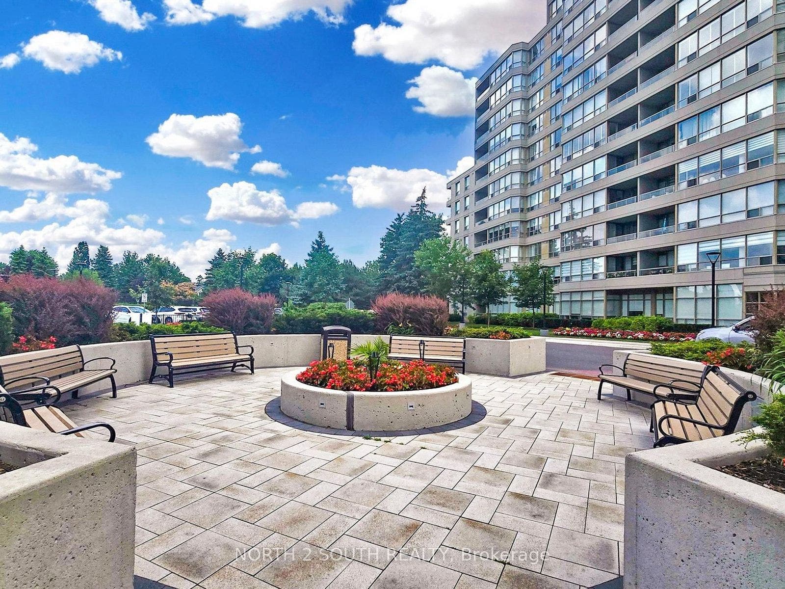 11 Townsgate Drive, #401, Vaughan, York ON L4J 8G4 11 Townsgate Drive, #401, Vaughan, York ON L4J 8G4