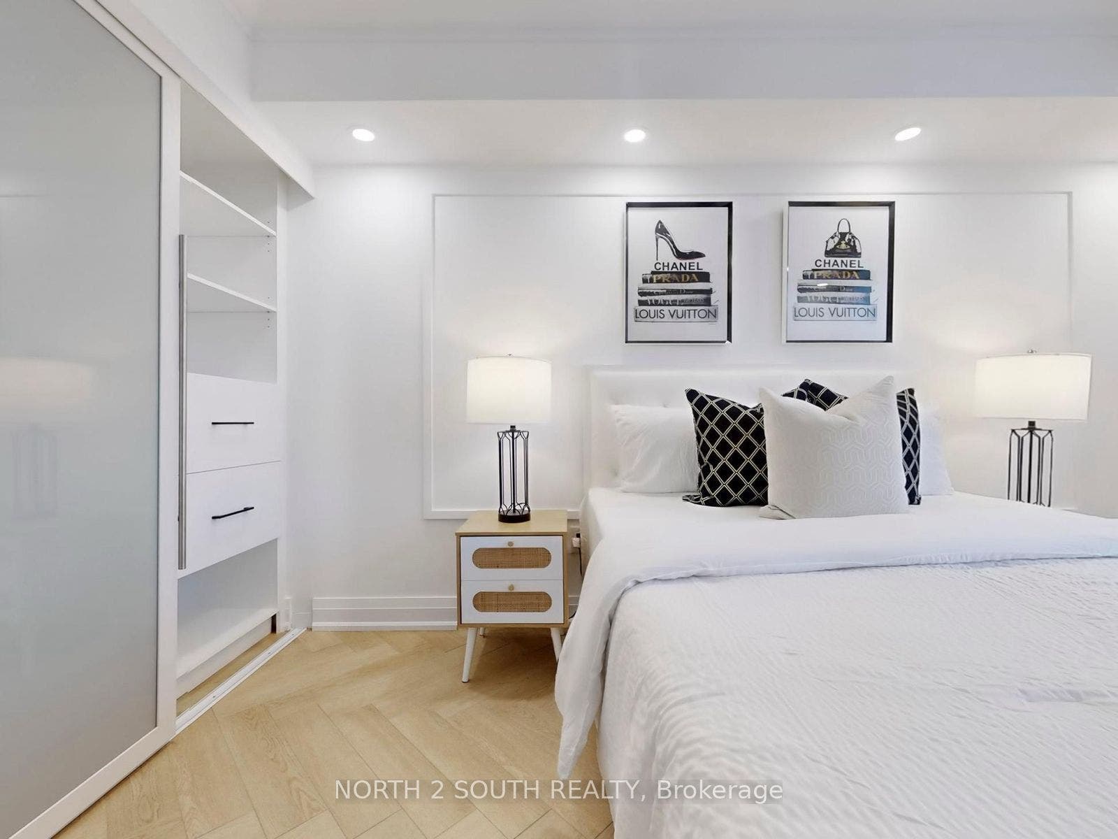 11 Townsgate Drive, #401, Vaughan, York ON L4J 8G4 11 Townsgate Drive, #401, Vaughan, York ON L4J 8G4