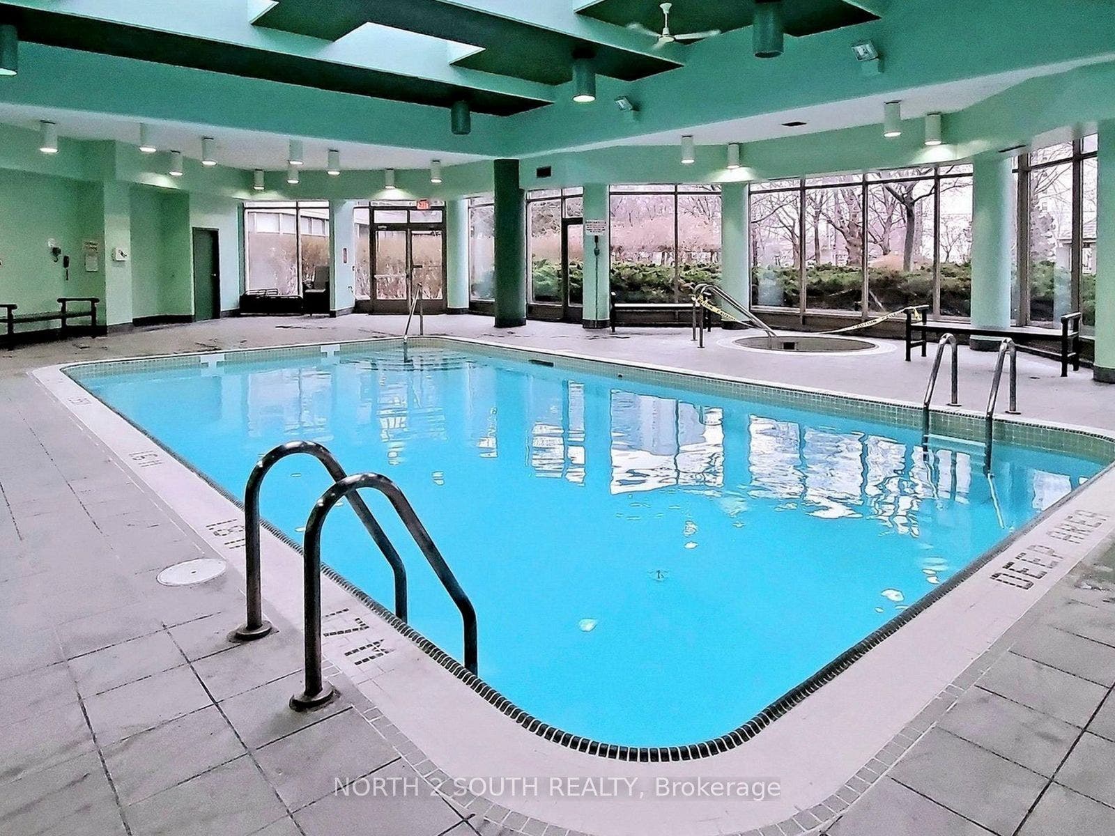 11 Townsgate Drive, #401, Vaughan, York ON L4J 8G4 11 Townsgate Drive, #401, Vaughan, York ON L4J 8G4
