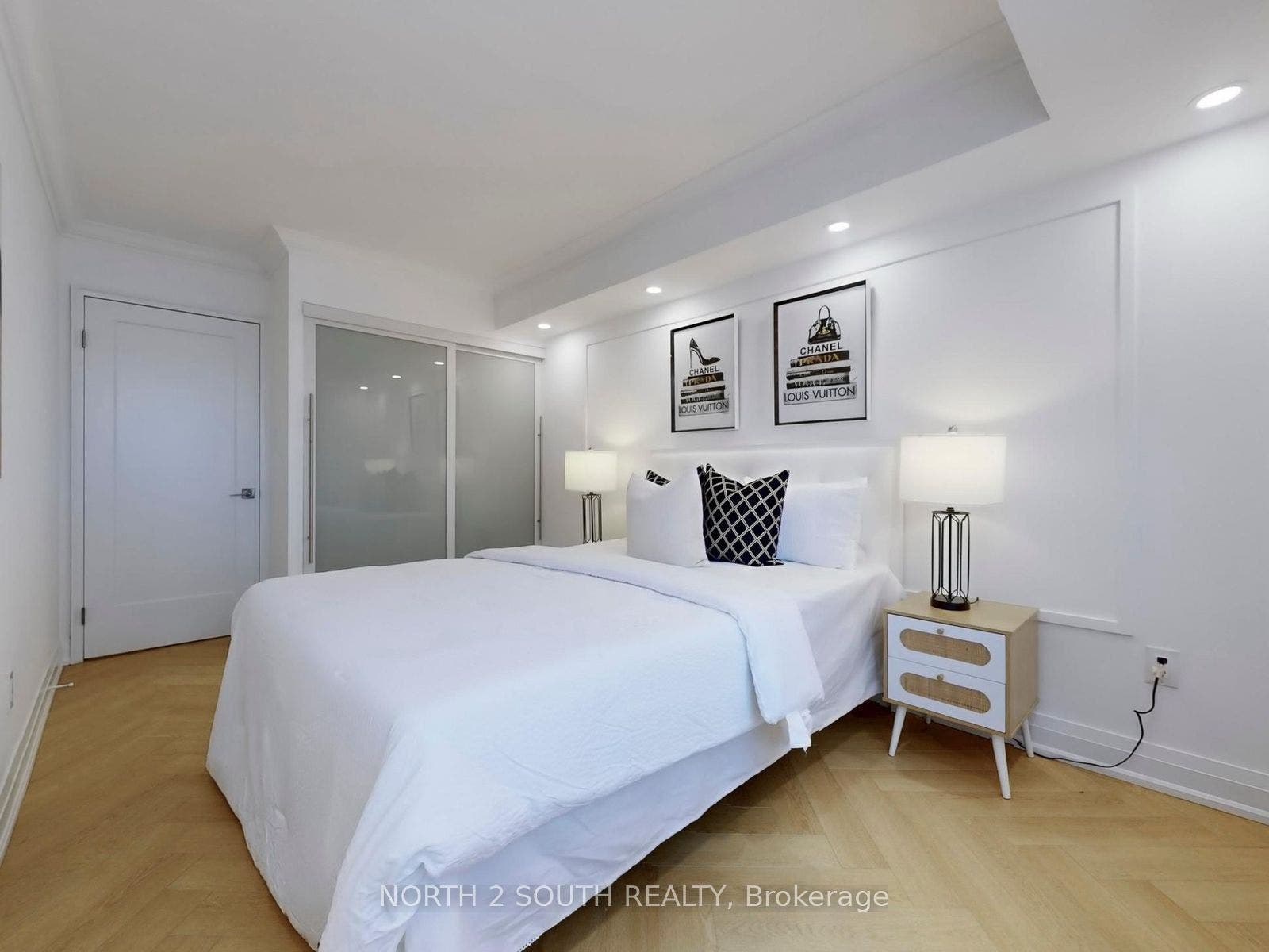 11 Townsgate Drive, #401, Vaughan, York ON L4J 8G4 11 Townsgate Drive, #401, Vaughan, York ON L4J 8G4