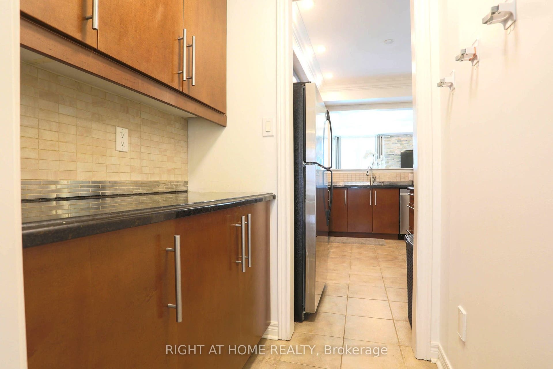 11 Littleriver Court, Vaughan, York ON L6A 0K4