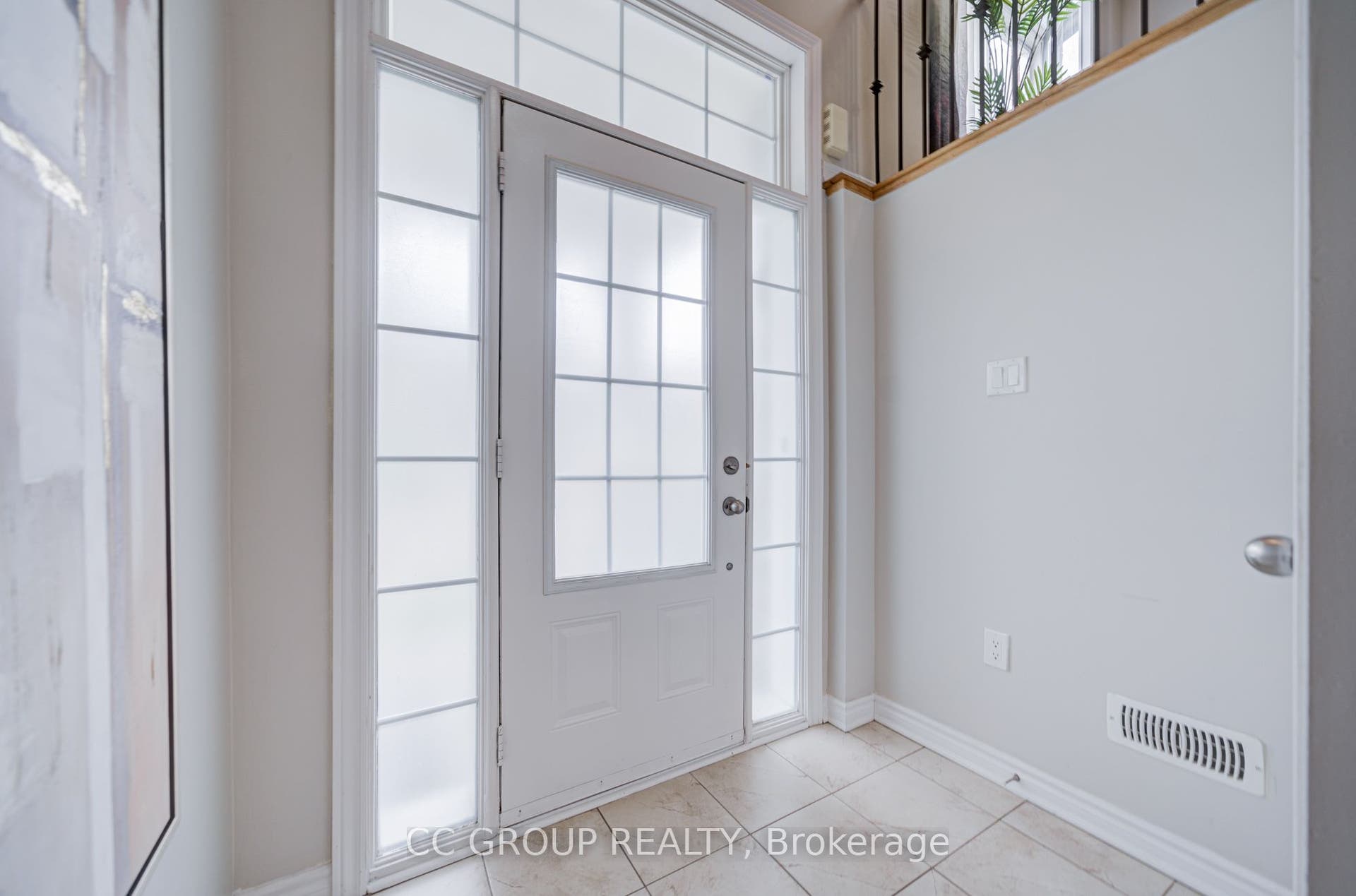 138 Farooq Boulevard S, Vaughan, York ON L4H 4S1