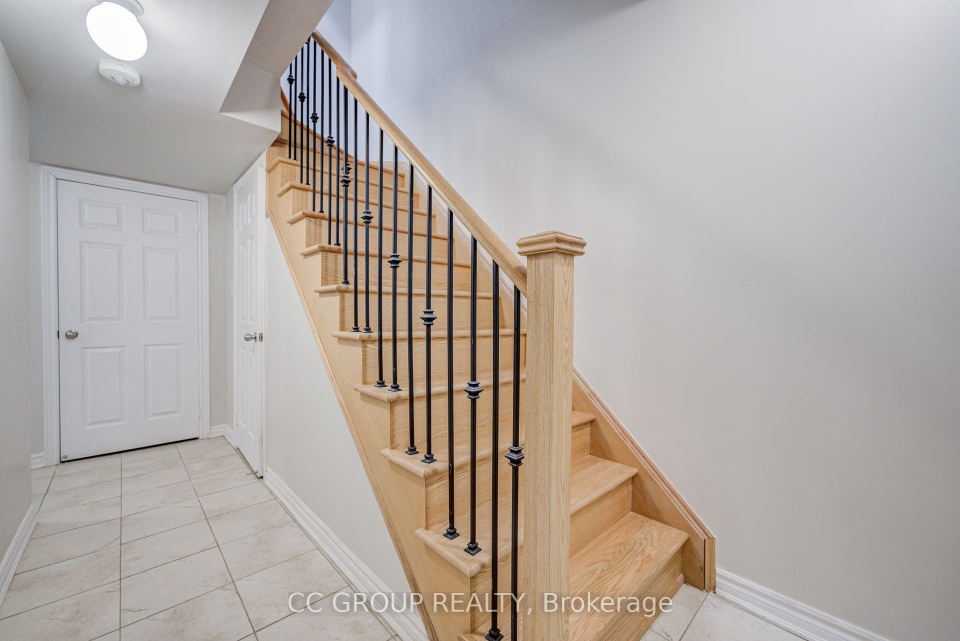 138 Farooq Boulevard S, Vaughan, York ON L4H 4S1