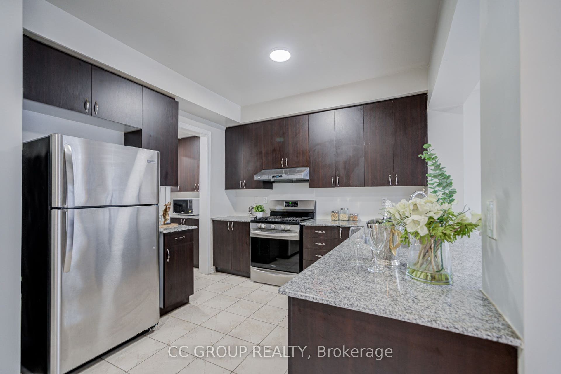 138 Farooq Boulevard S, Vaughan, York ON L4H 4S1