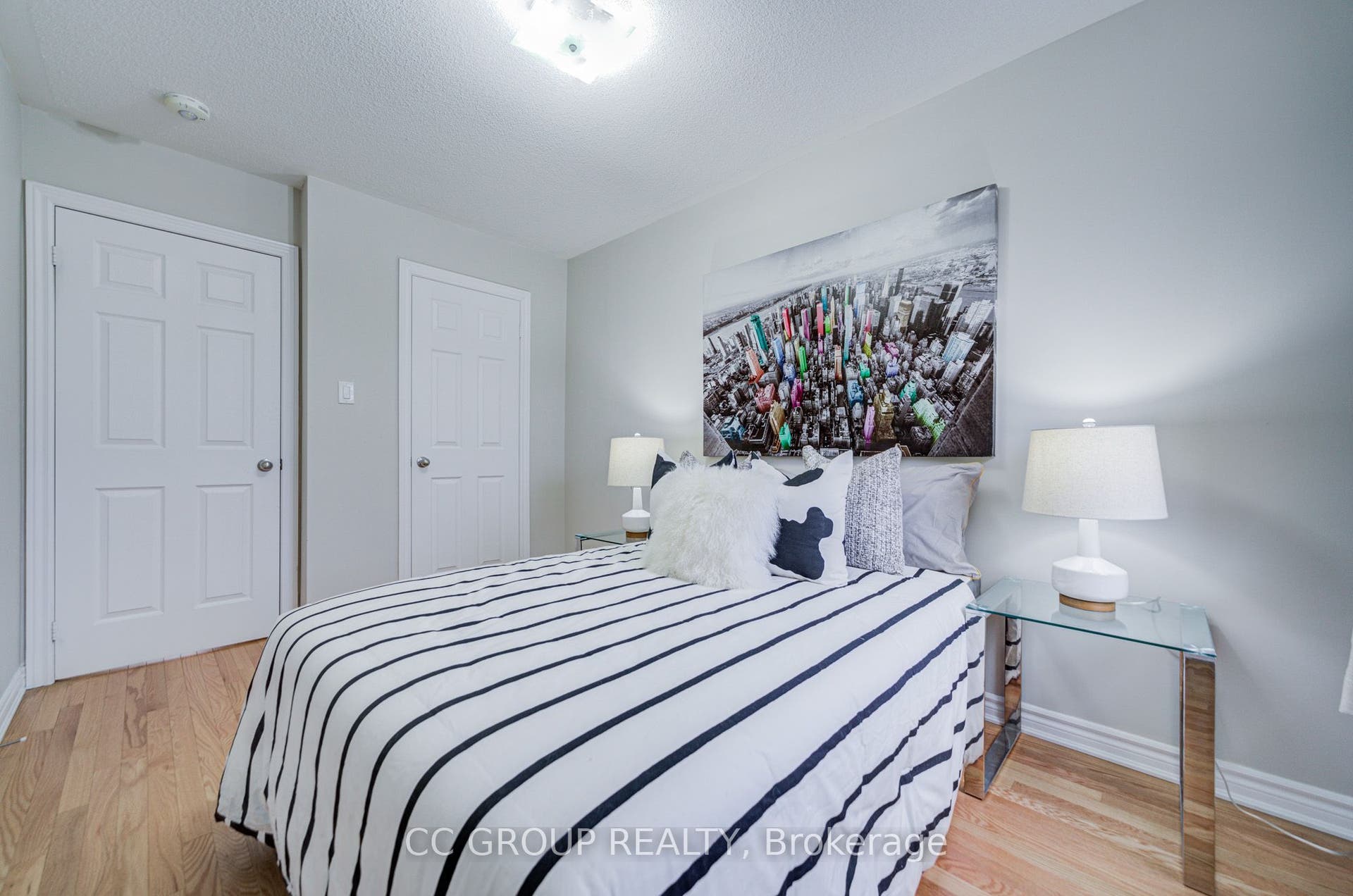 138 Farooq Boulevard S, Vaughan, York ON L4H 4S1
