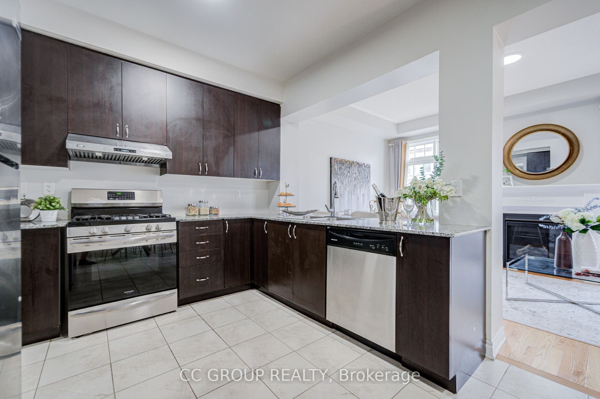 138 Farooq Boulevard S, Vaughan, York ON L4H 4S1
