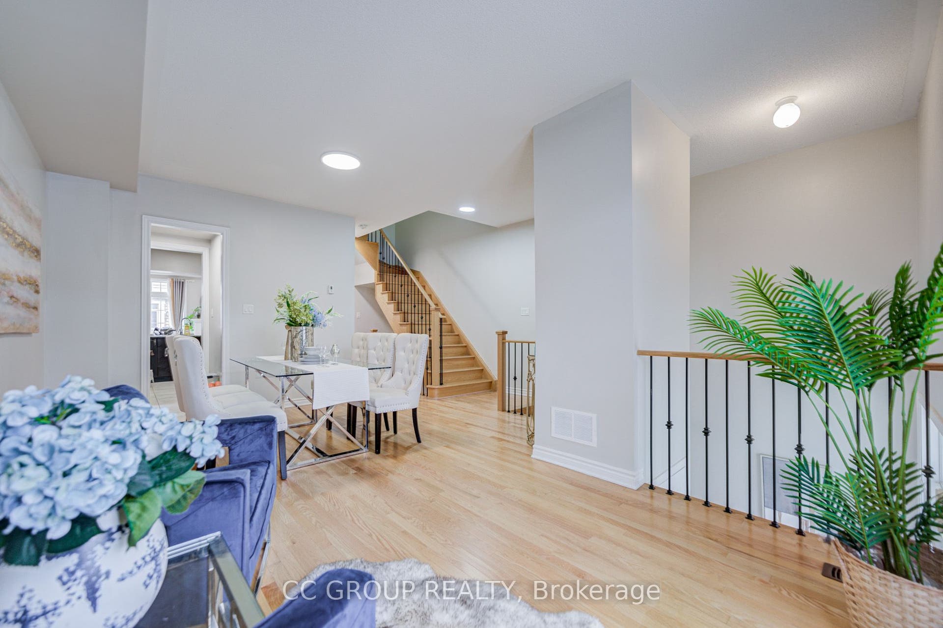 138 Farooq Boulevard S, Vaughan, York ON L4H 4S1