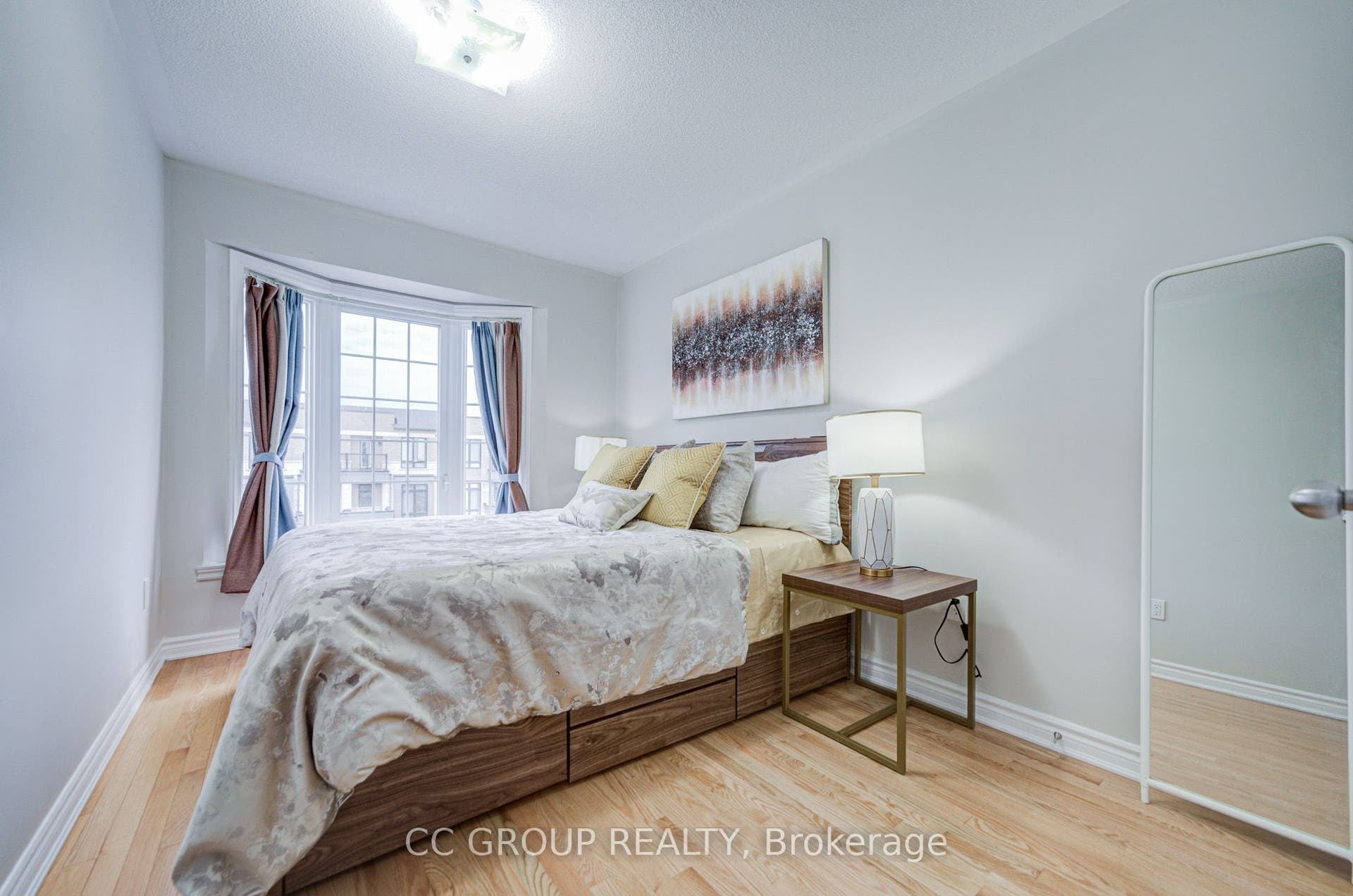 138 Farooq Boulevard S, Vaughan, York ON L4H 4S1