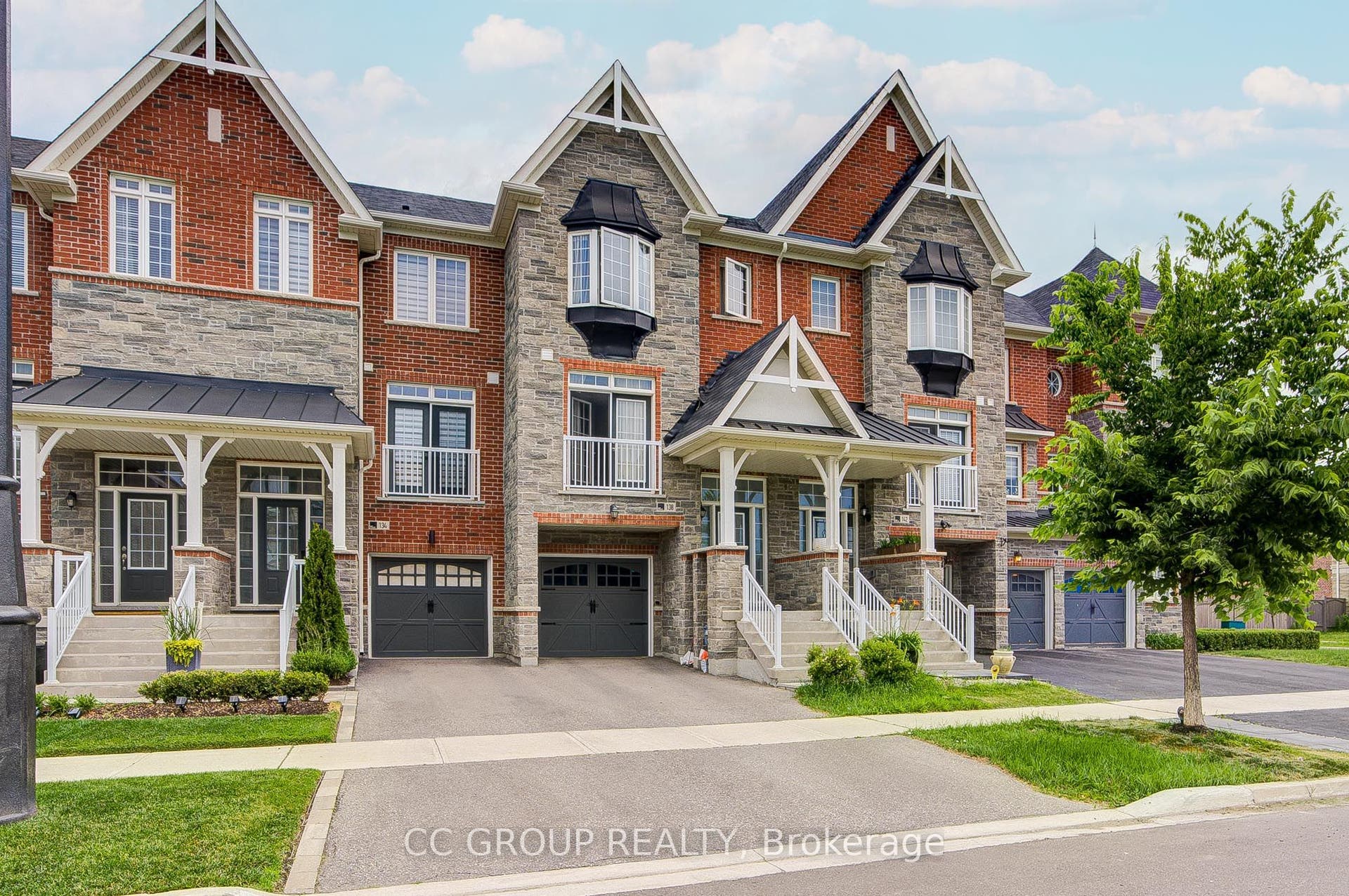 138 Farooq Boulevard S, Vaughan, York ON L4H 4S1