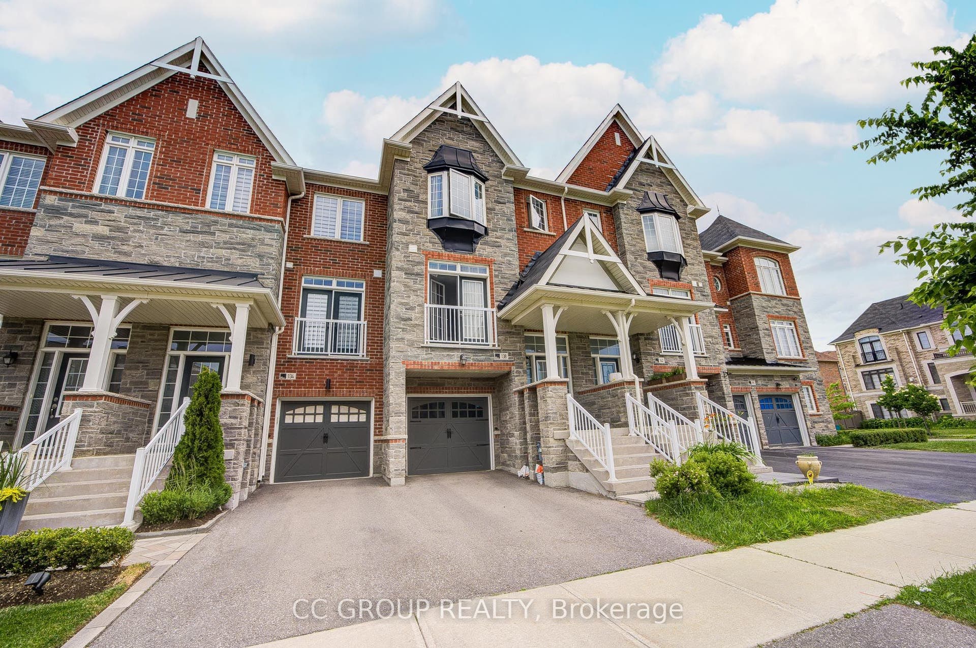 138 Farooq Boulevard S, Vaughan, York ON L4H 4S1
