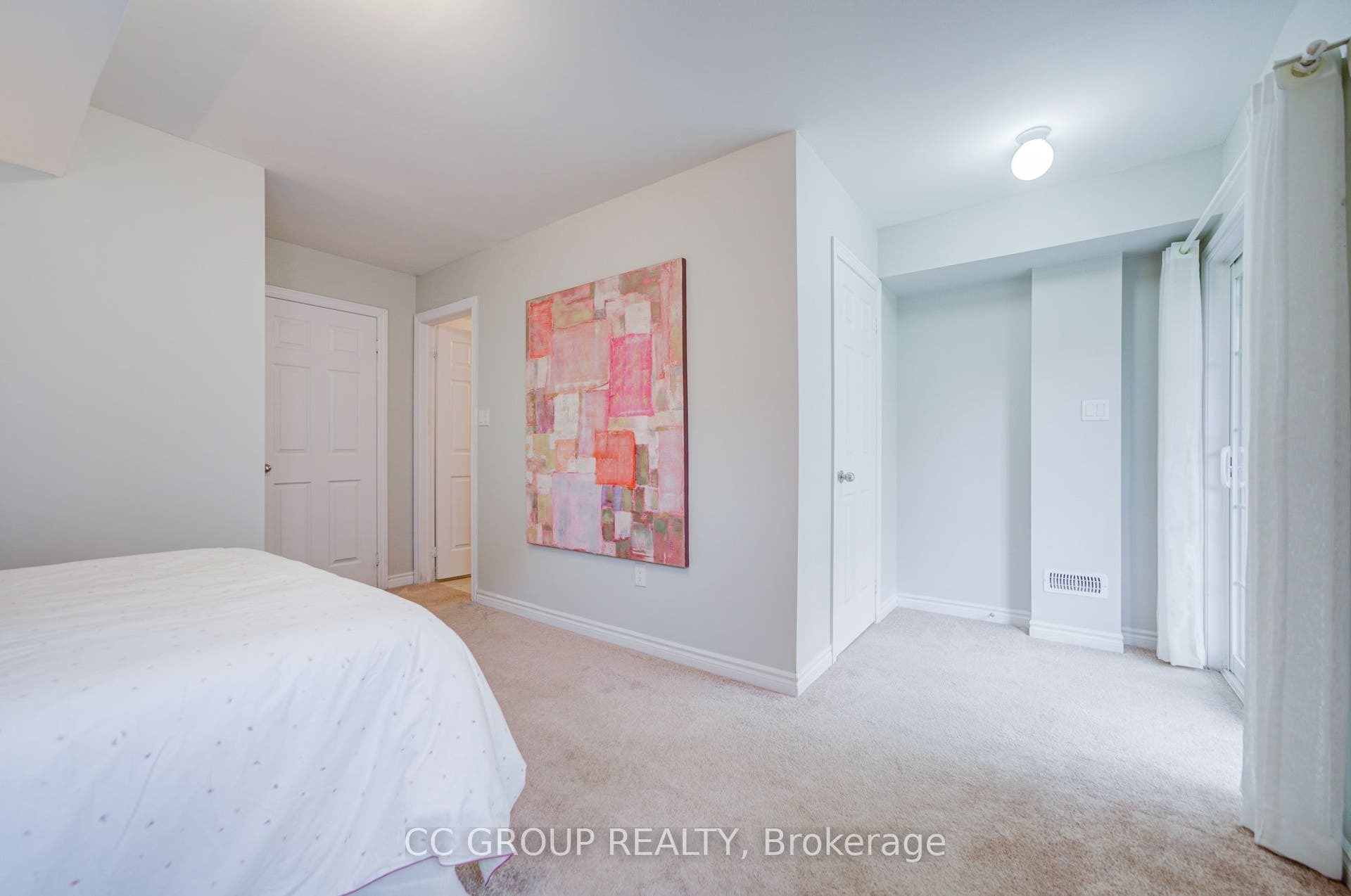 138 Farooq Boulevard S, Vaughan, York ON L4H 4S1