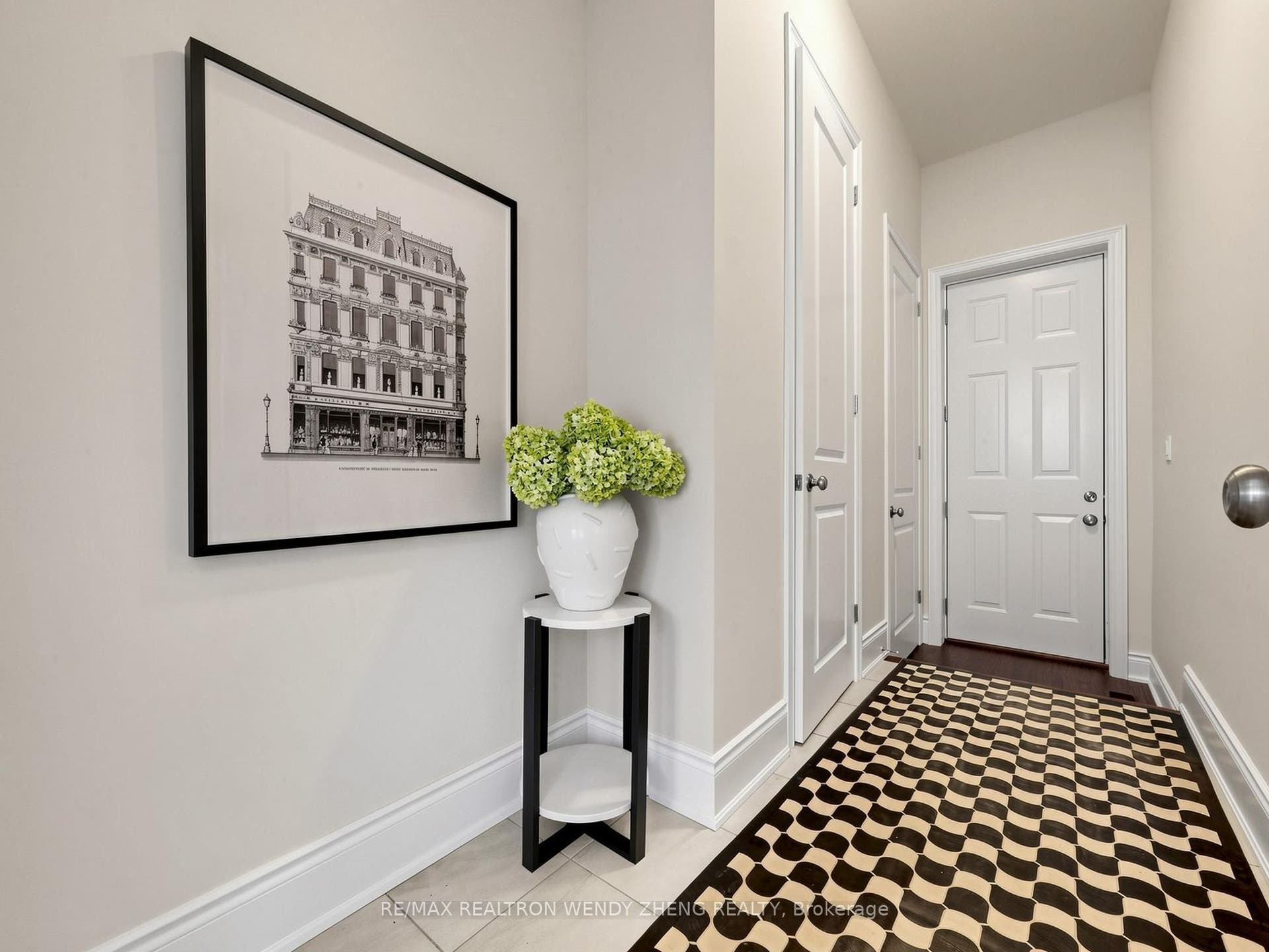 Mudroom+ Separate Entry+Door to Garage