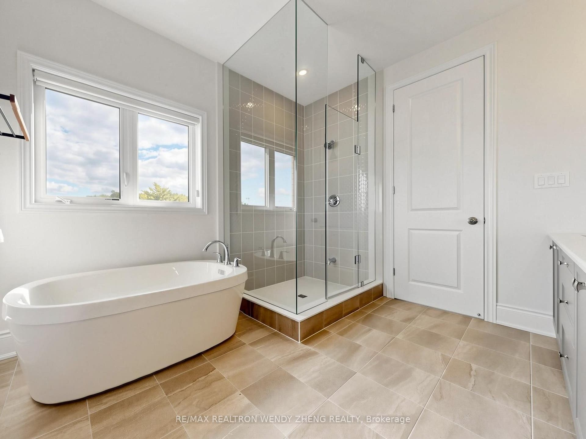 192 Sunset Vista Court, Aurora, York ON L4G 3Y1