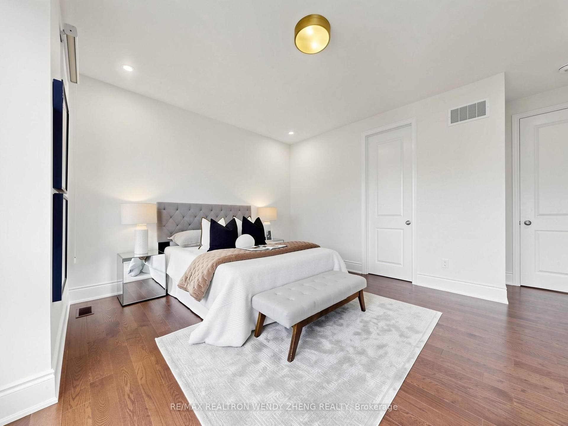 192 Sunset Vista Court, Aurora, York ON L4G 3Y1