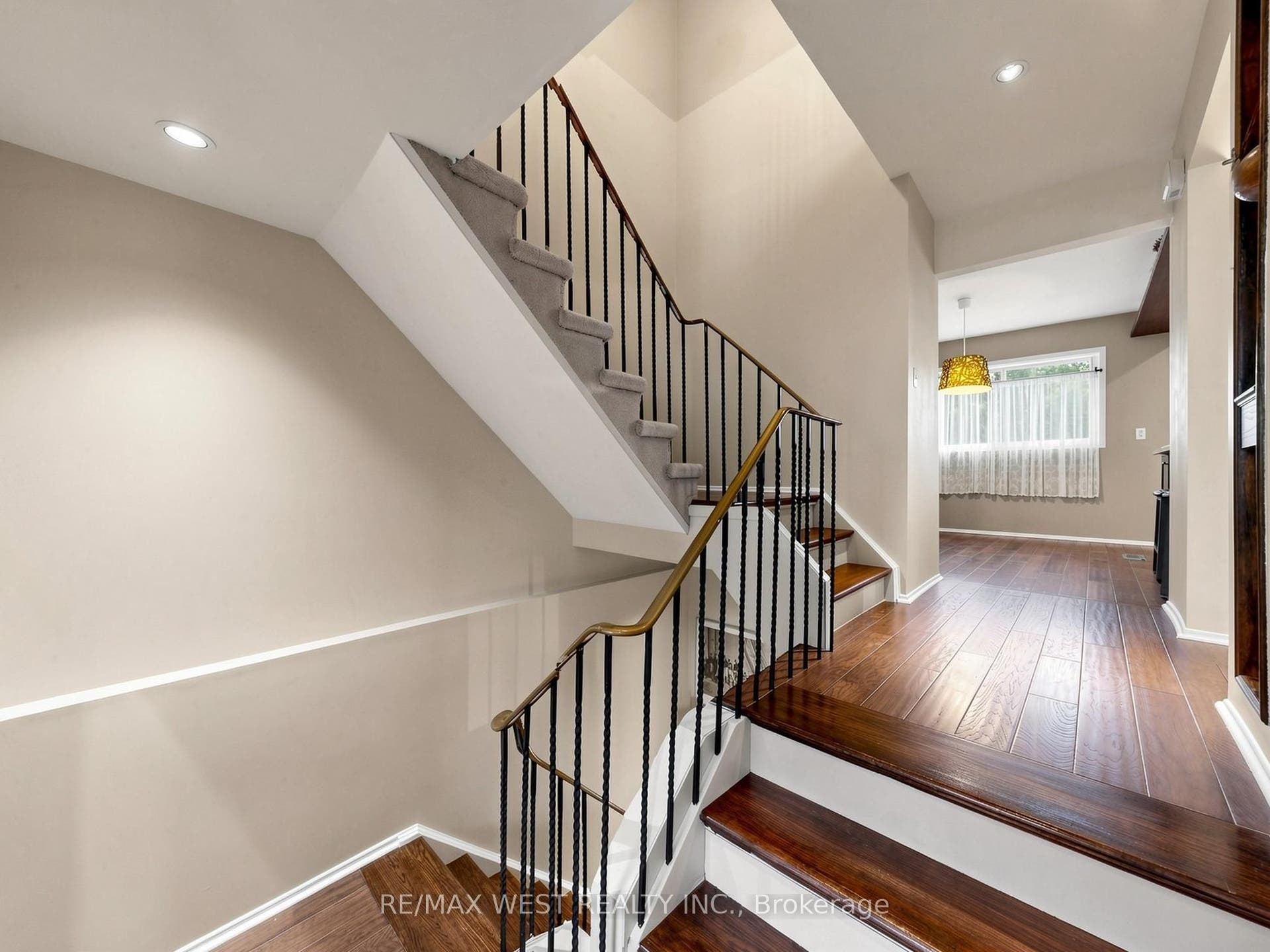 121 Poplar Crescent, #44, Aurora, York ON L4G 3M4