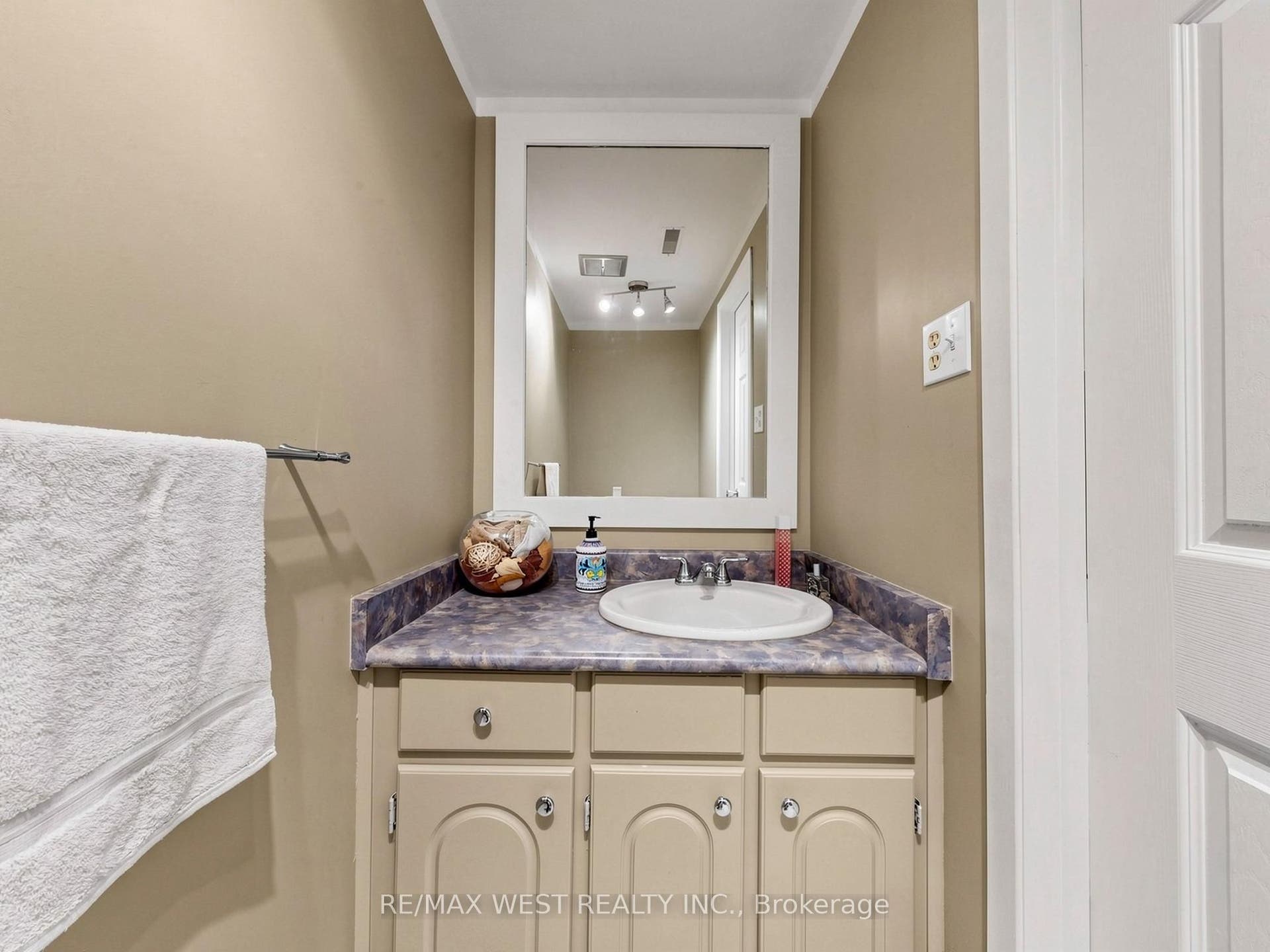 121 Poplar Crescent, #44, Aurora, York ON L4G 3M4