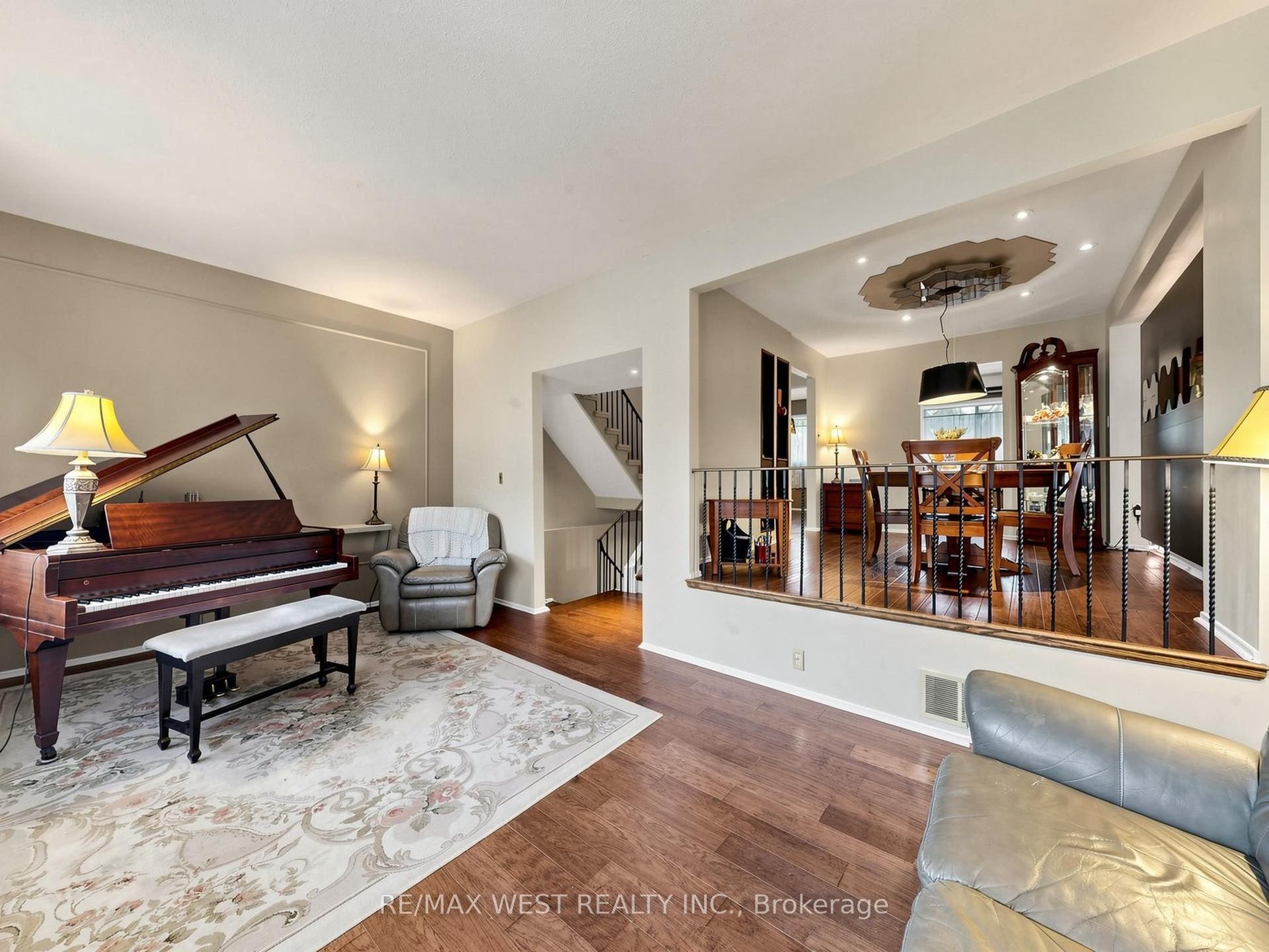 121 Poplar Crescent, #44, Aurora, York ON L4G 3M4