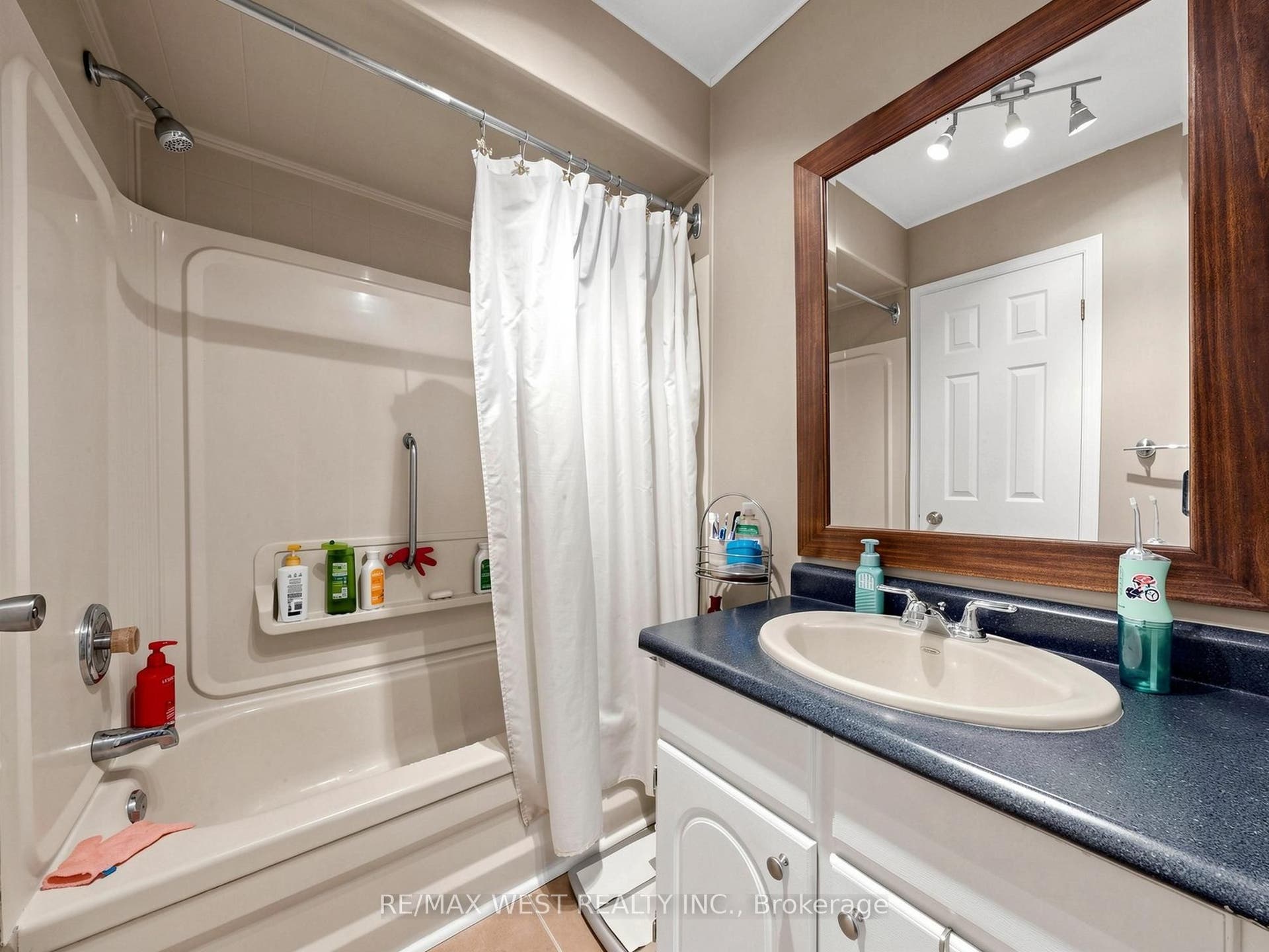 121 Poplar Crescent, #44, Aurora, York ON L4G 3M4