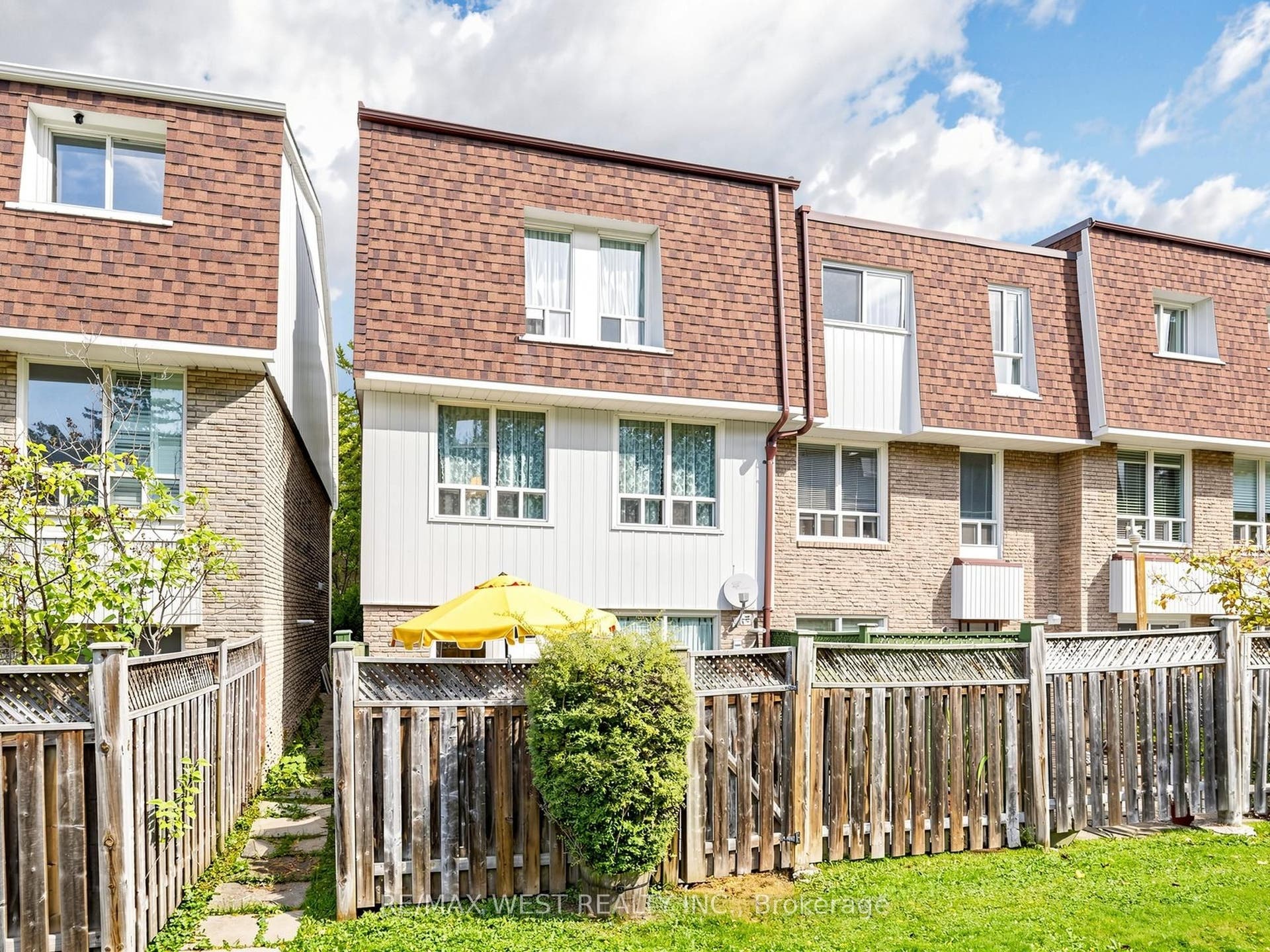 121 Poplar Crescent, #44, Aurora, York ON L4G 3M4