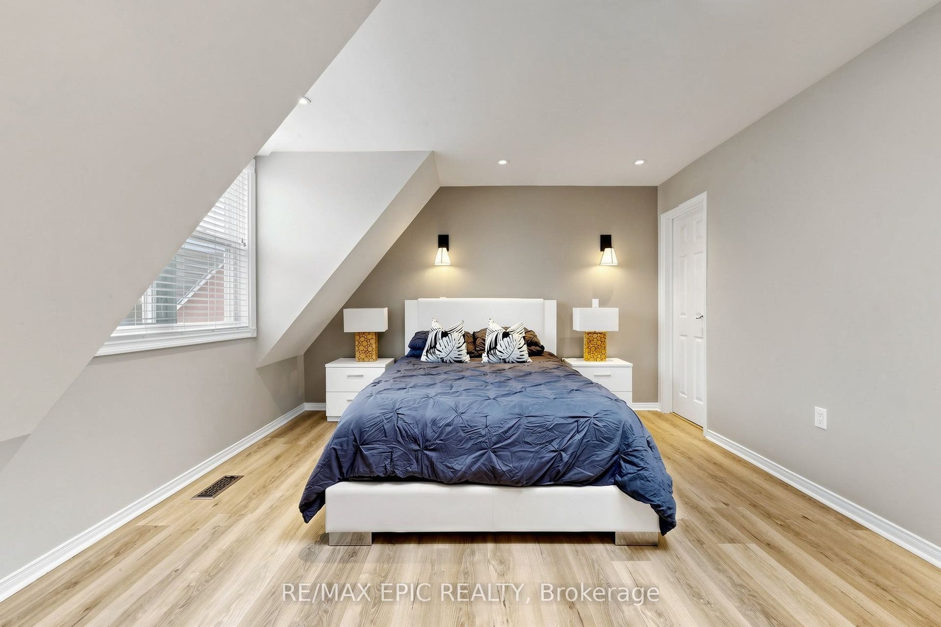 75 Weldrick Road E, #732, Richmond Hill, York ON L4C 0H9